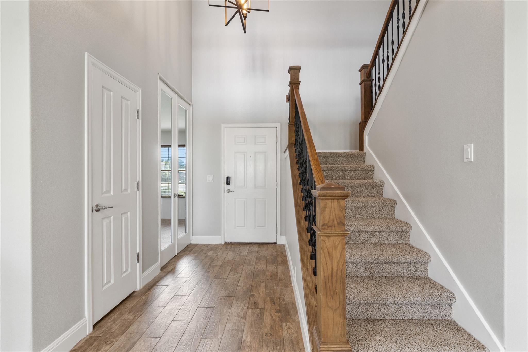 400 Hummingbird Ln, Leander, TX 78641