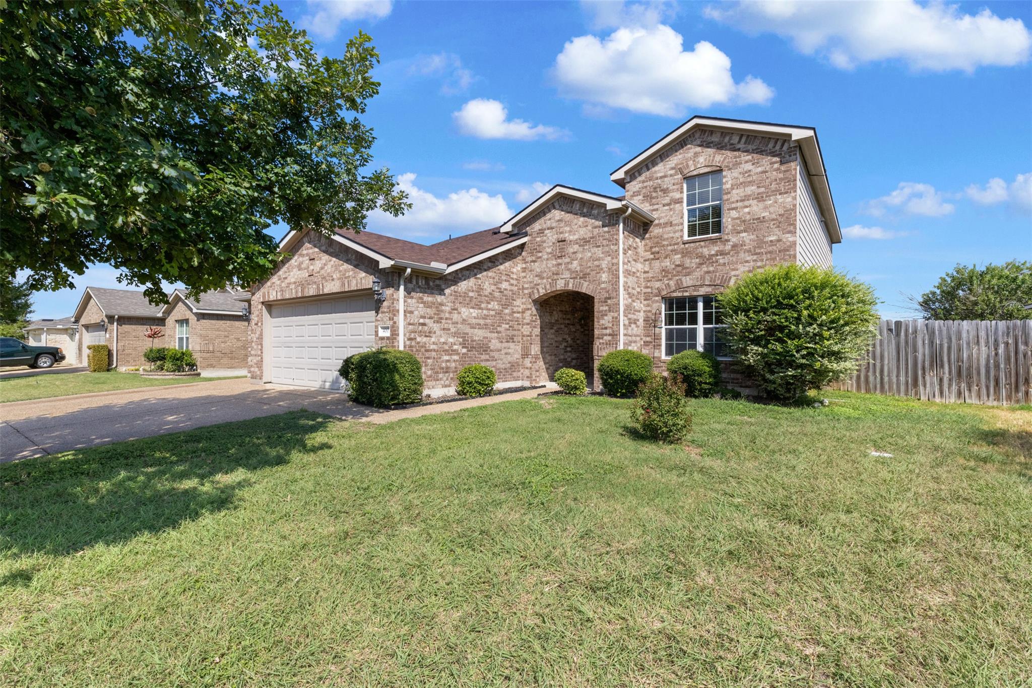 400 Hummingbird Ln, Leander, TX 78641