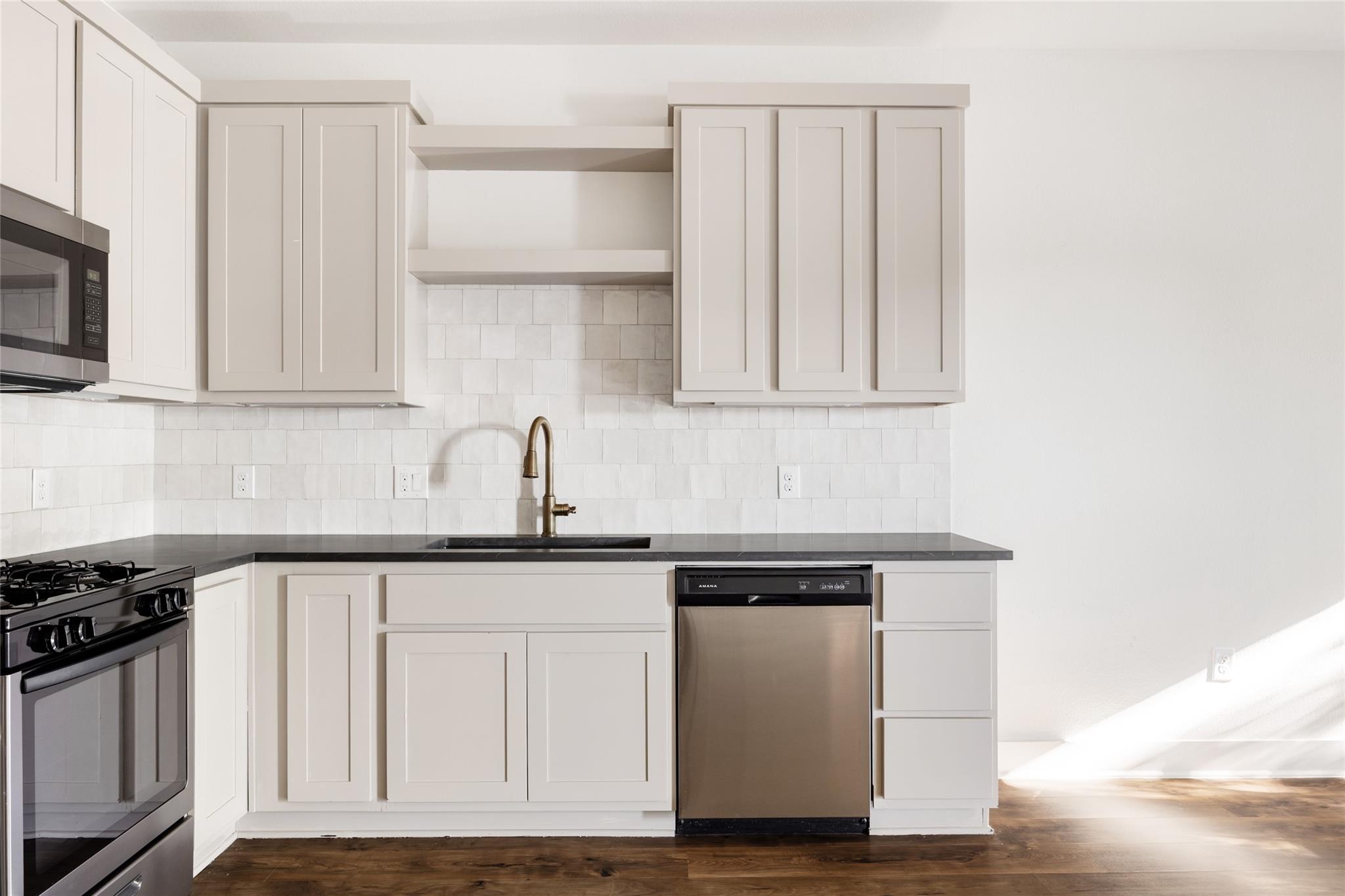 3007 E 12th St # 4, Austin, TX 78702