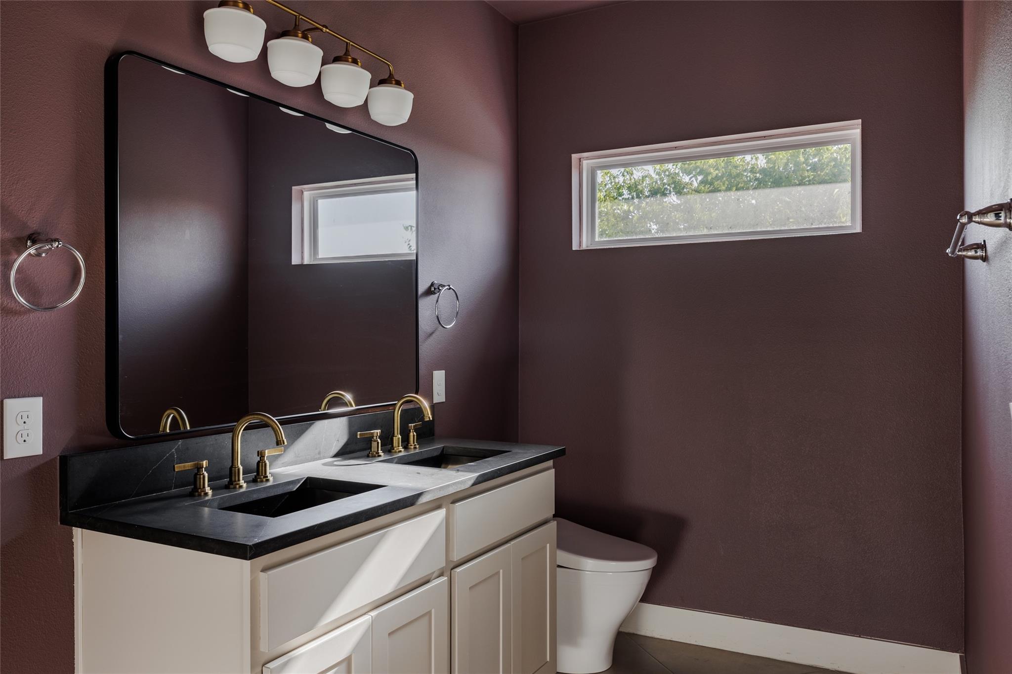 3007 E 12th St # 4, Austin, TX 78702