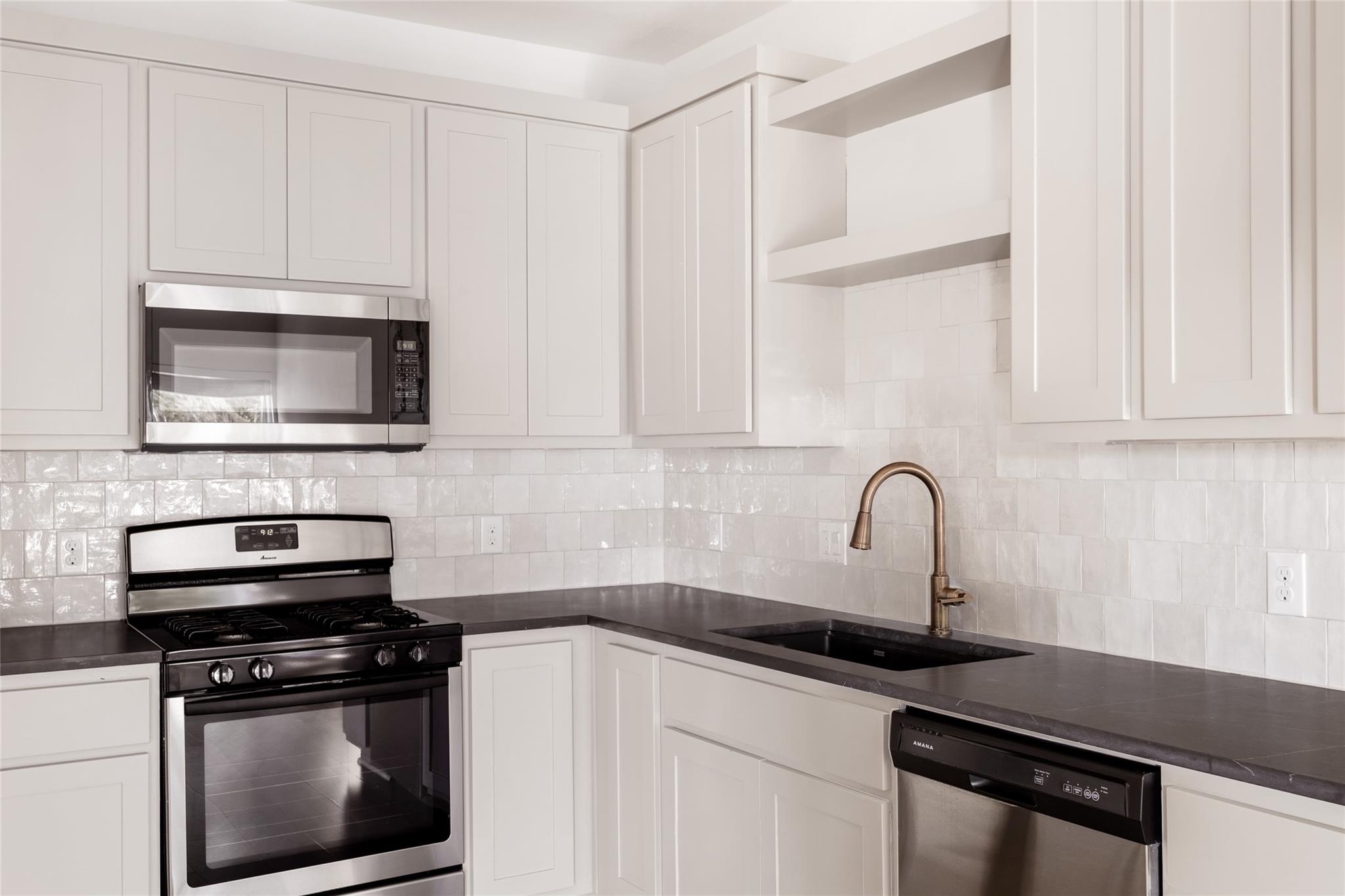 3007 E 12th St # 4, Austin, TX 78702