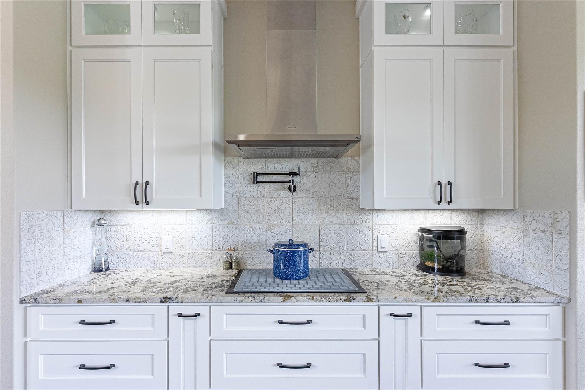 23633 Lakeside Dr, Marble Falls, TX 78654