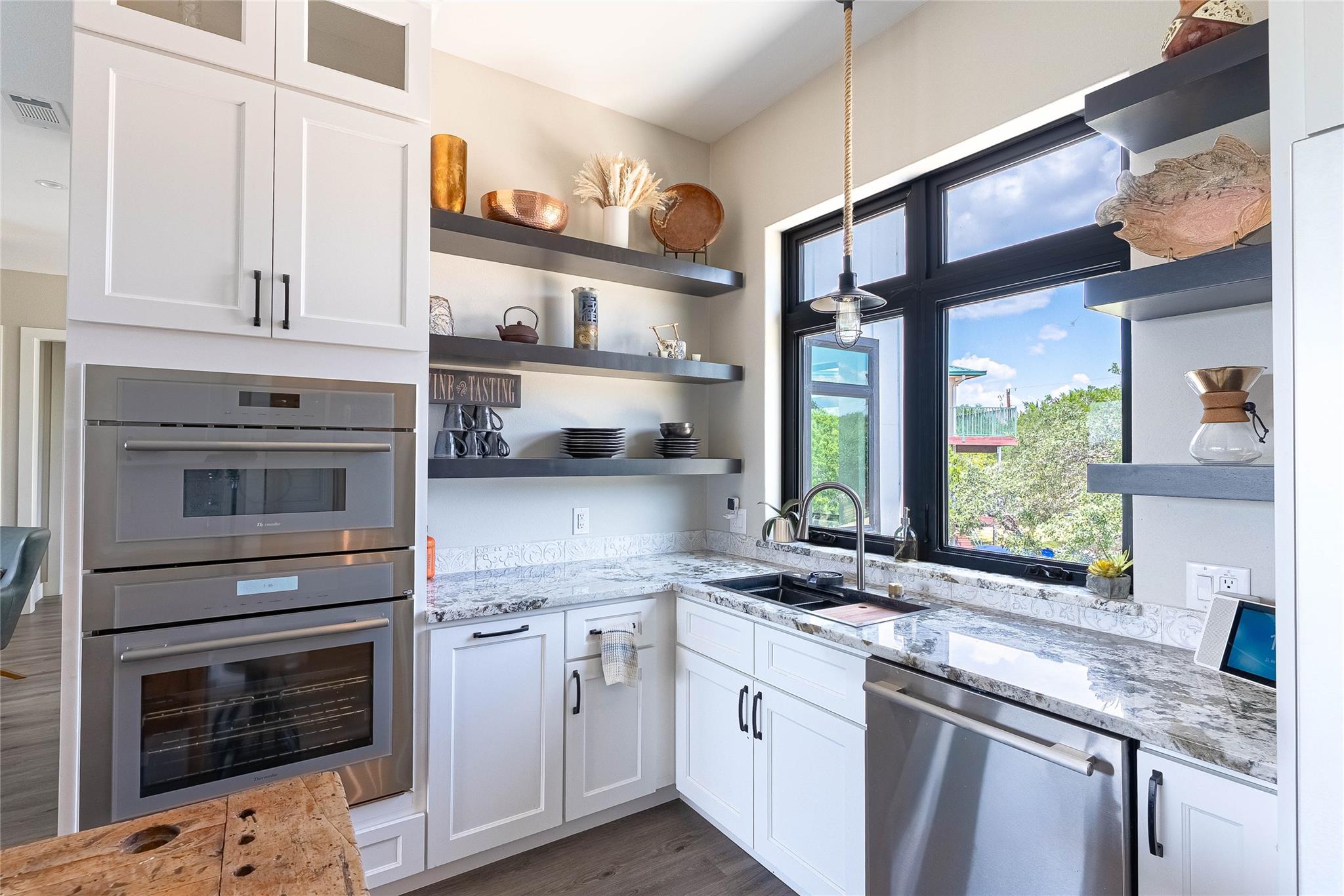 23633 Lakeside Dr, Marble Falls, TX 78654