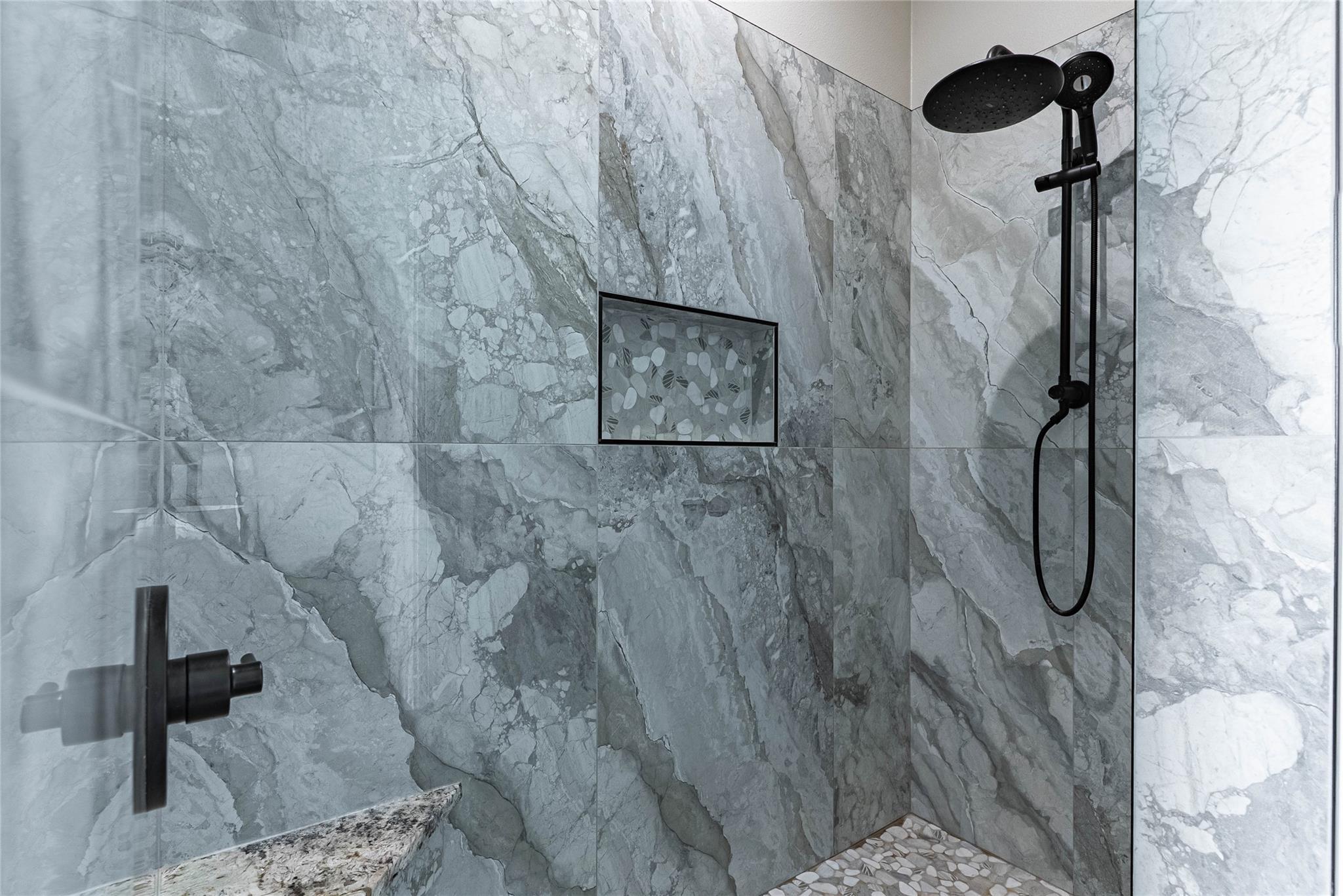 23633 Lakeside Dr, Marble Falls, TX 78654