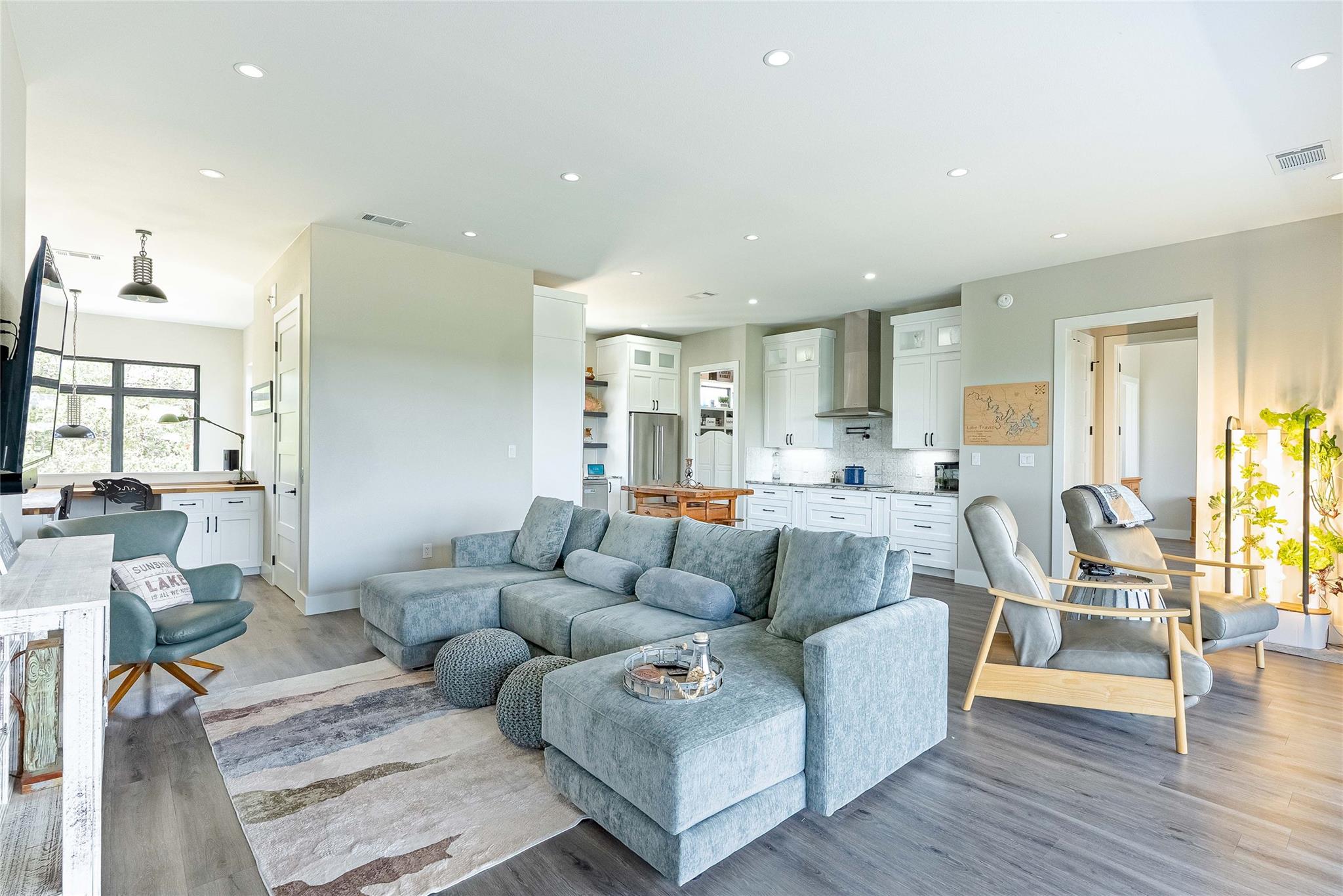 23633 Lakeside Dr, Marble Falls, TX 78654