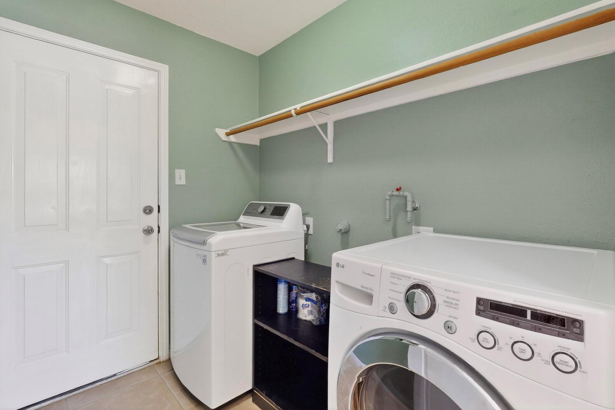 360 Canterbury Dr, Austin, TX 78737