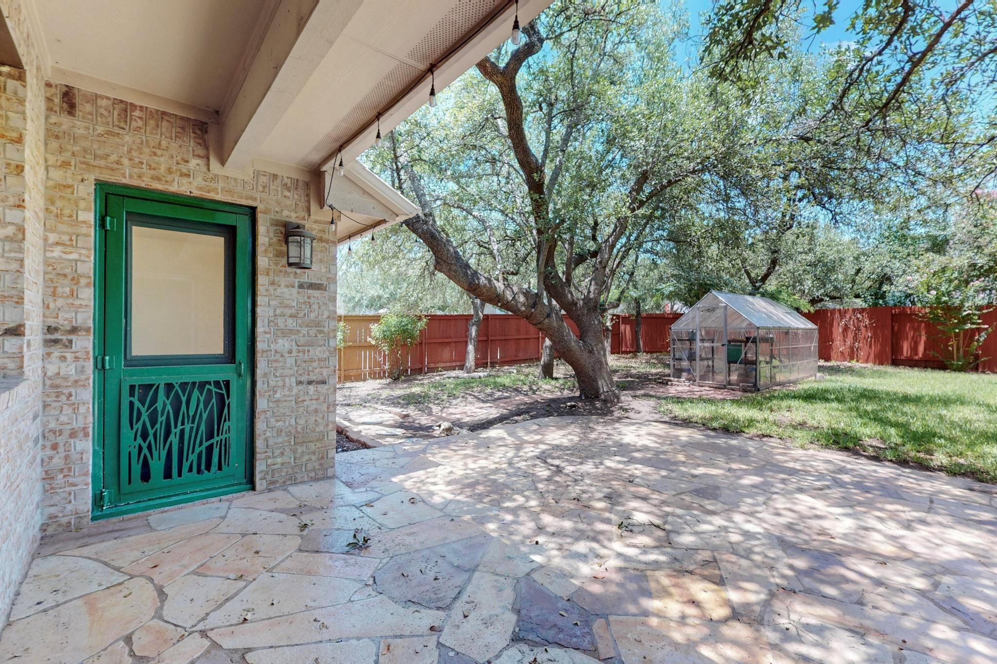 360 Canterbury Dr, Austin, TX 78737