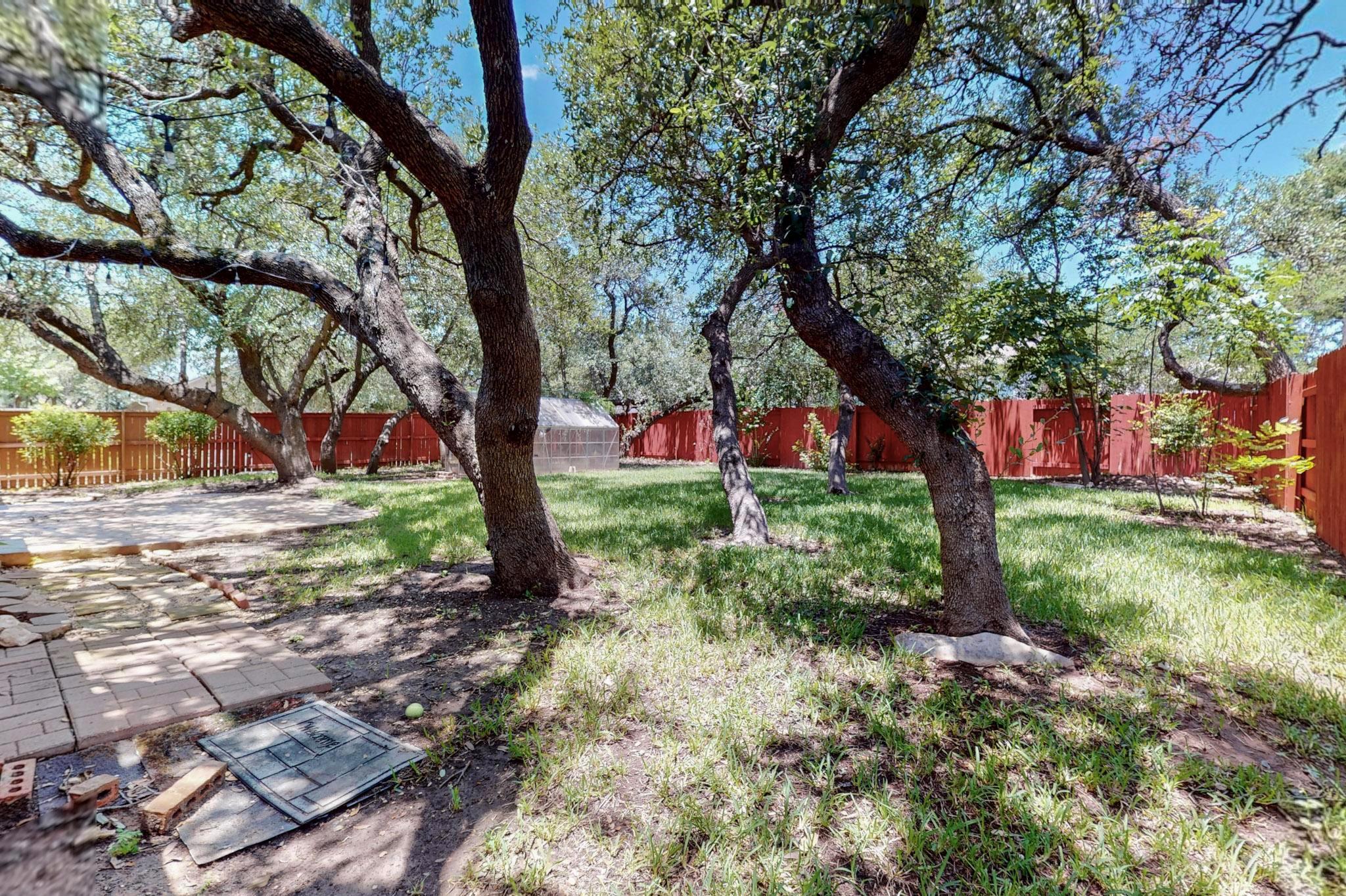 360 Canterbury Dr, Austin, TX 78737