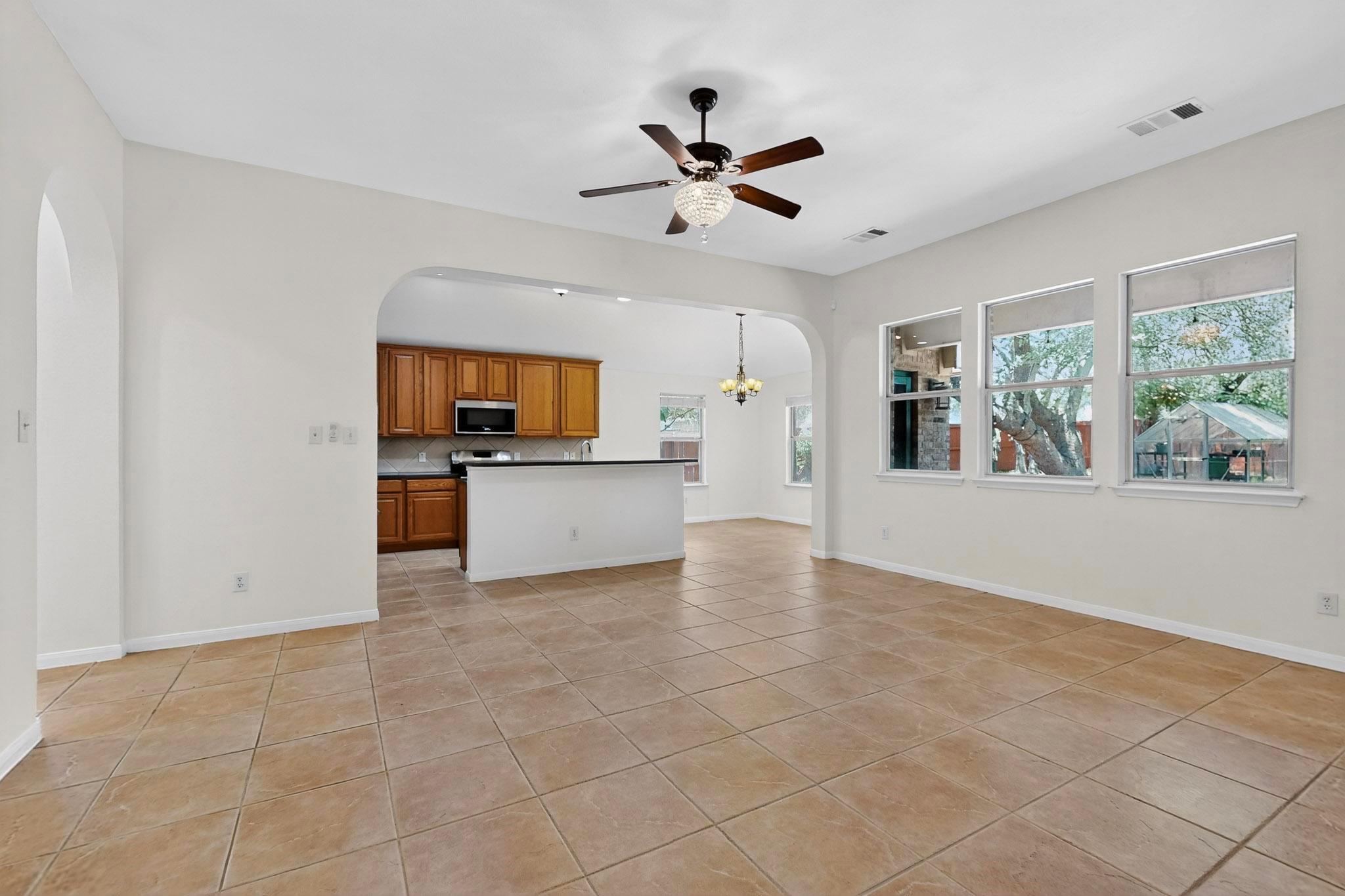 360 Canterbury Dr, Austin, TX 78737