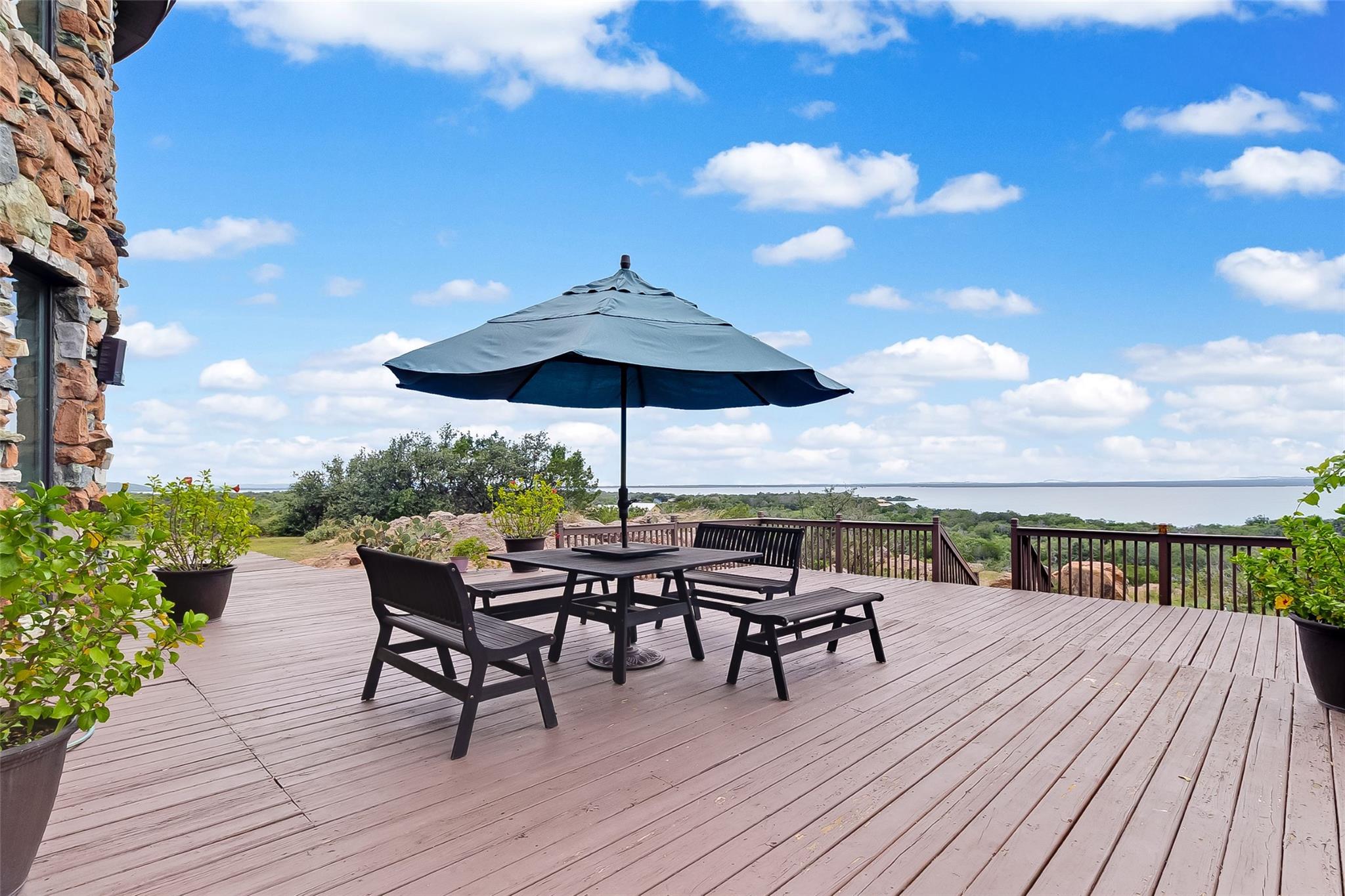 311 Granite Cir, Burnet, TX 78611