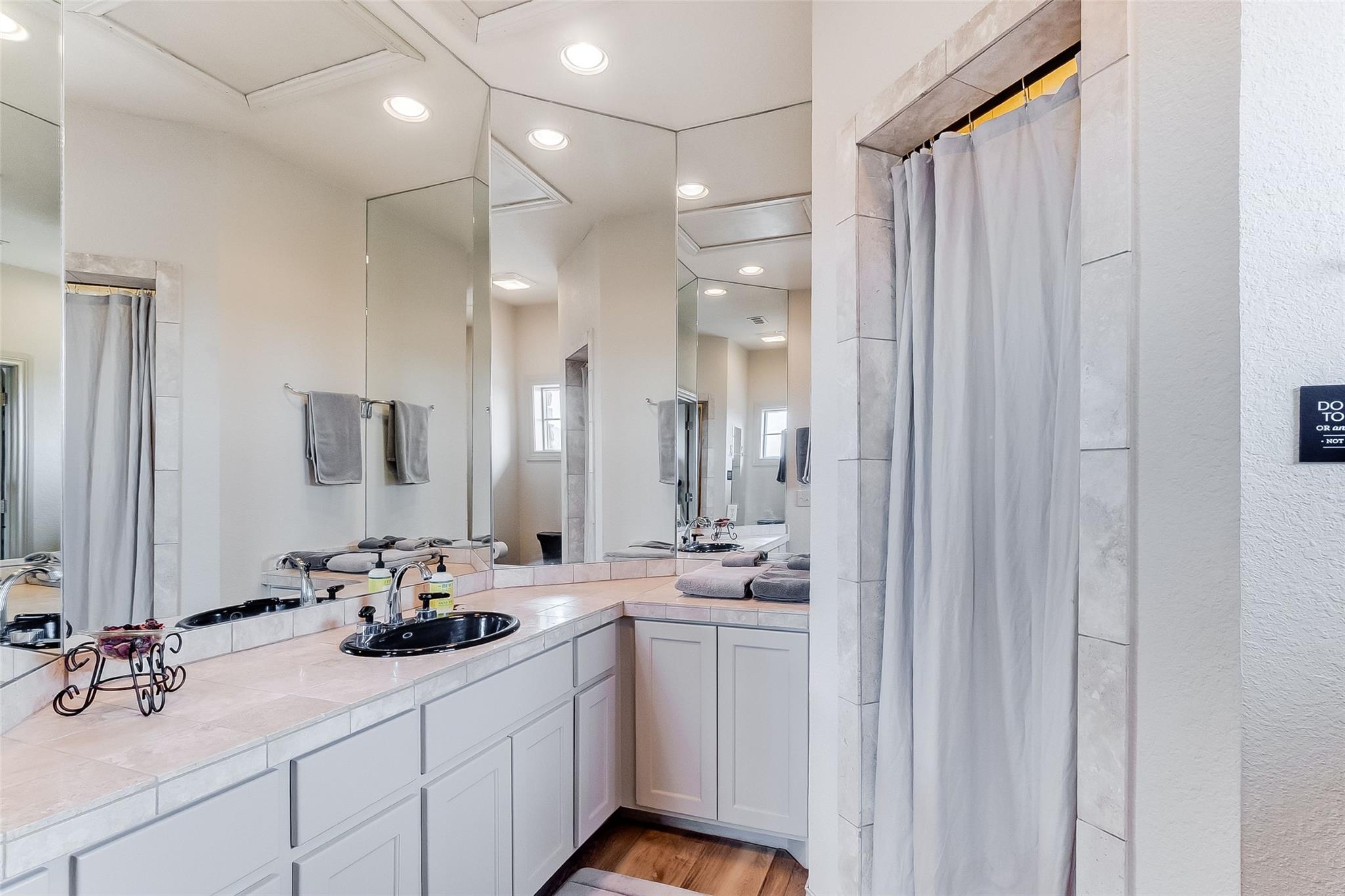 311 Granite Cir, Burnet, TX 78611