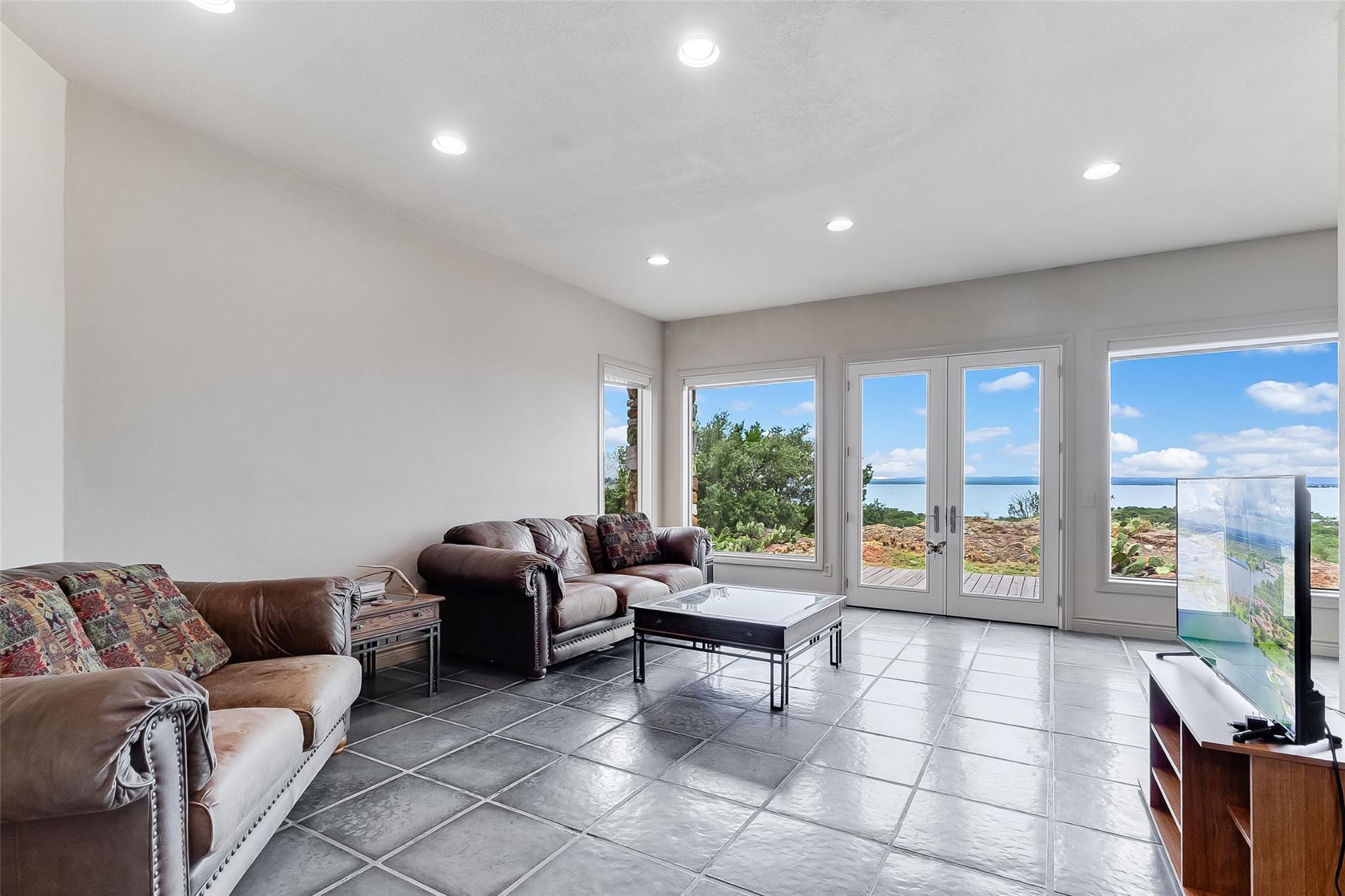 311 Granite Cir, Burnet, TX 78611