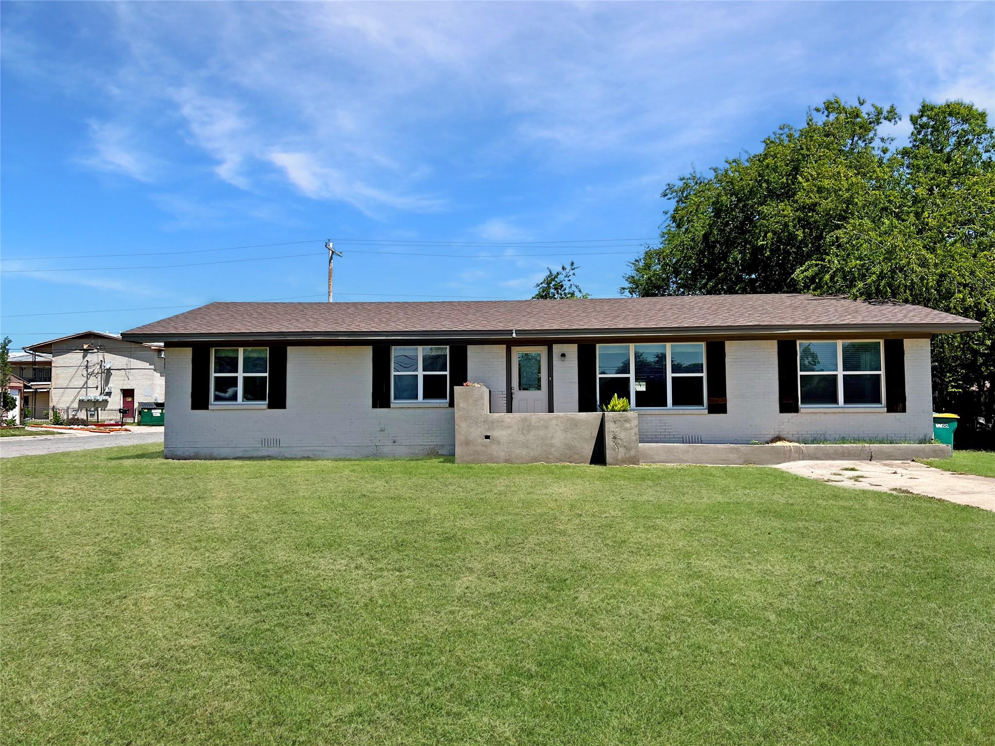 1311 W MAIN St, Gatesville, TX 76528