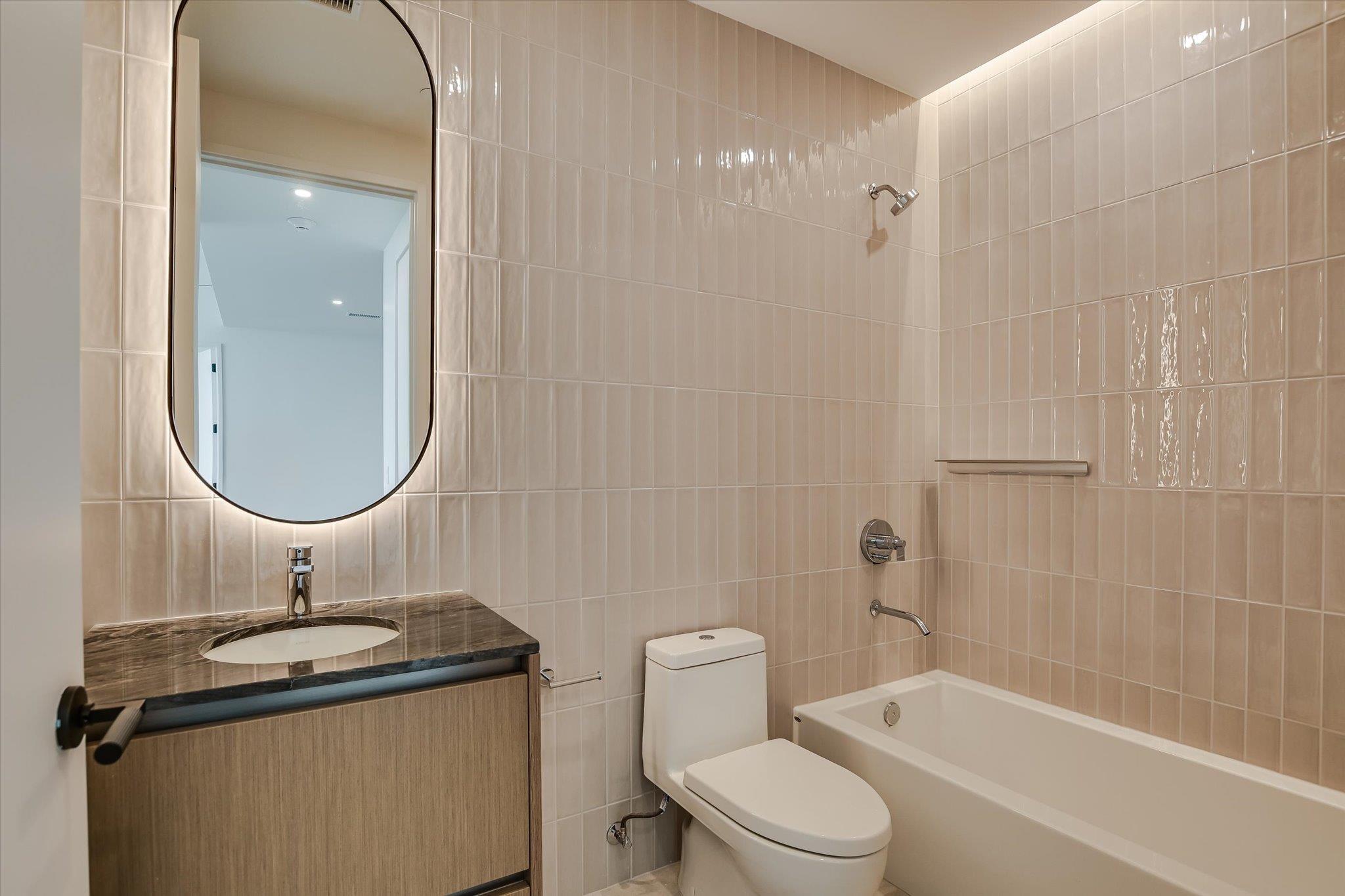 610 Davis St # 4704, Austin, TX 78701