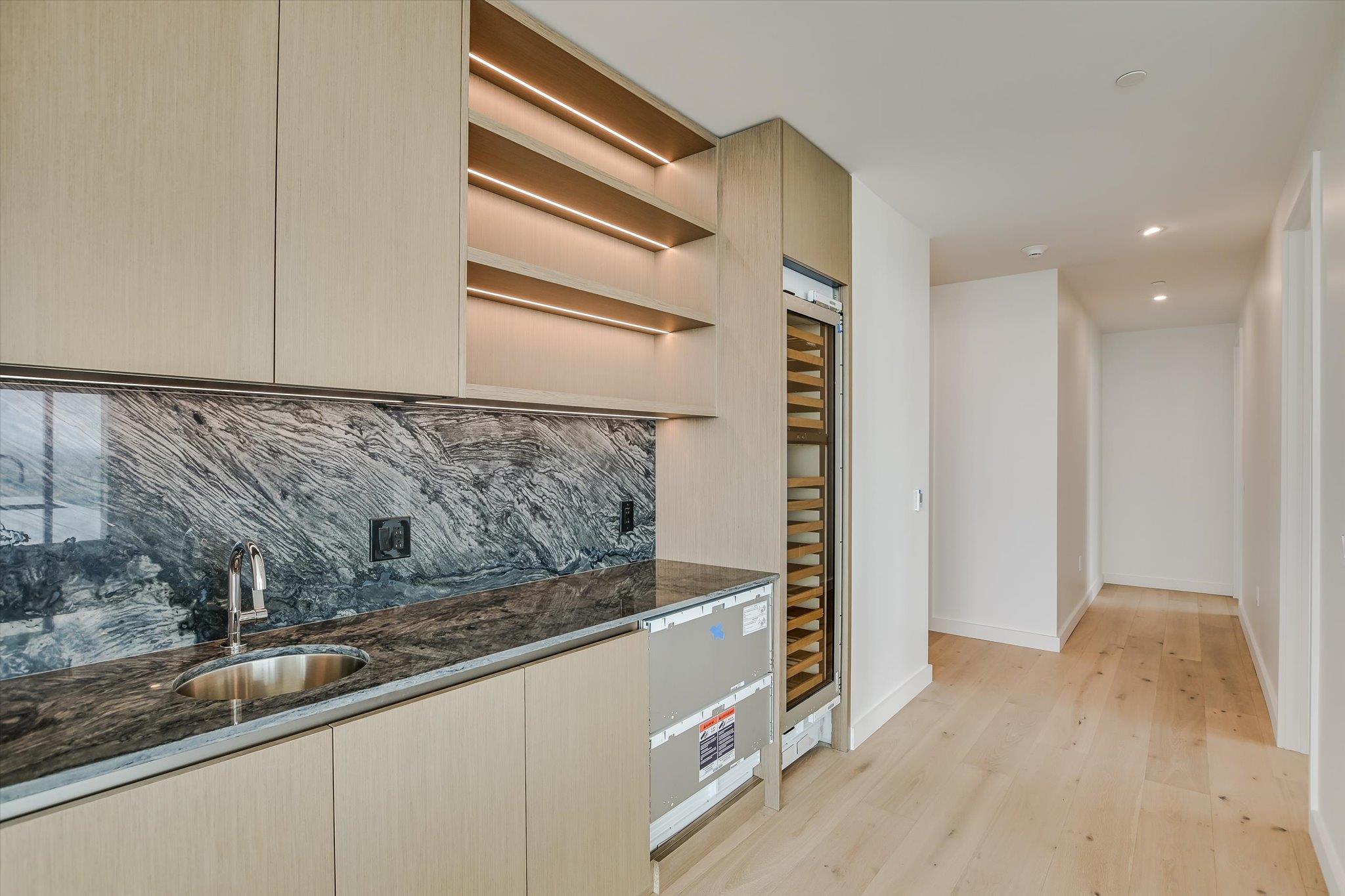 610 Davis St # 4704, Austin, TX 78701