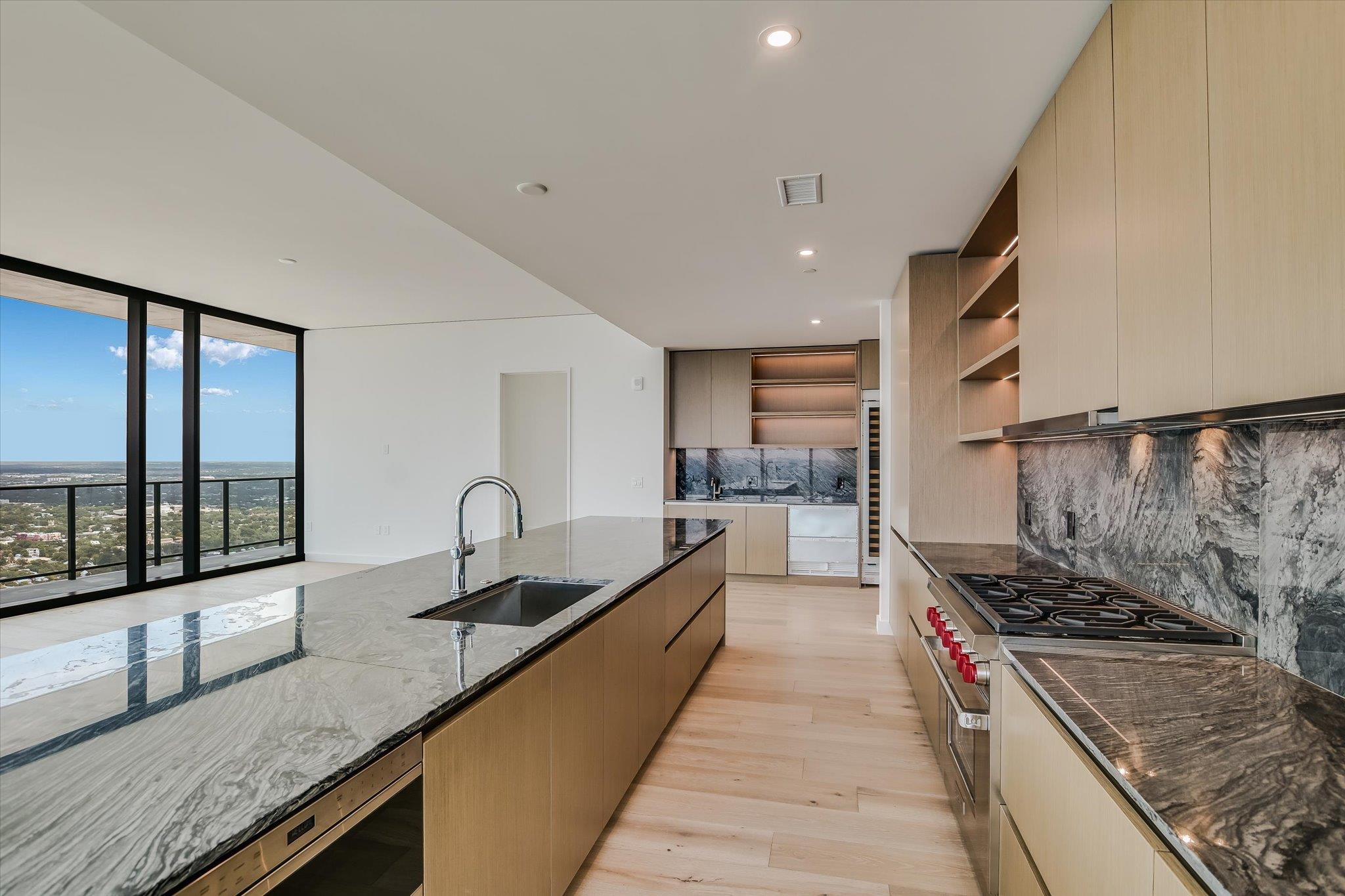 610 Davis St # 4704, Austin, TX 78701