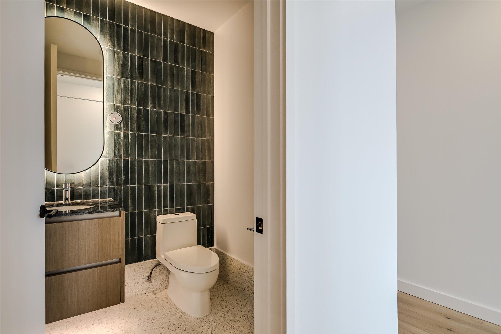 610 Davis St # 4704, Austin, TX 78701