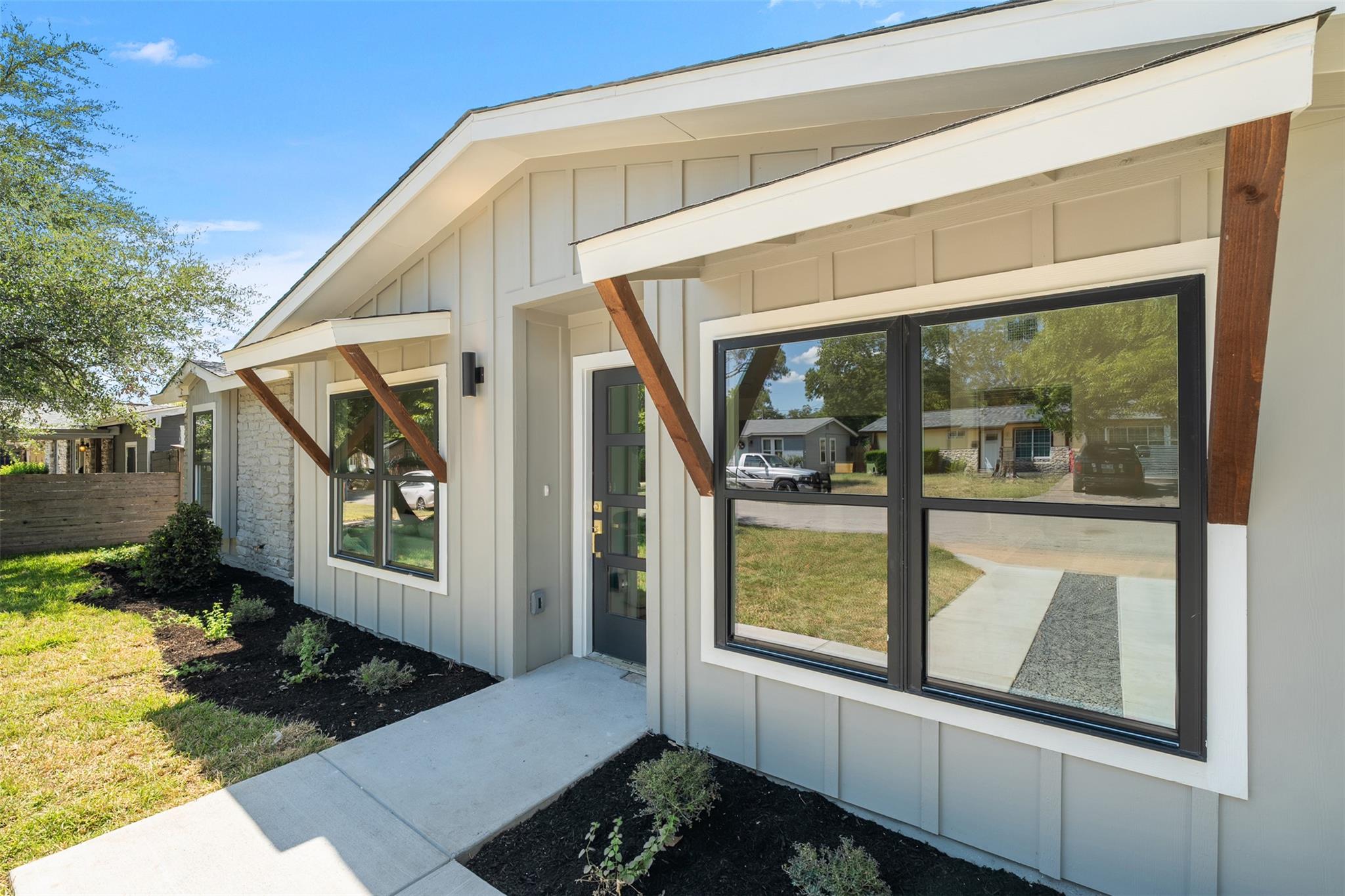 8308 Reeda Ln, Austin, TX 78757