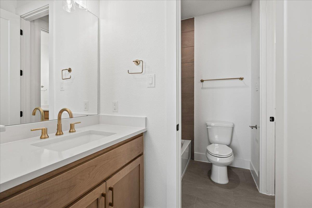 19113 Hopper Ln, Austin, TX 78738