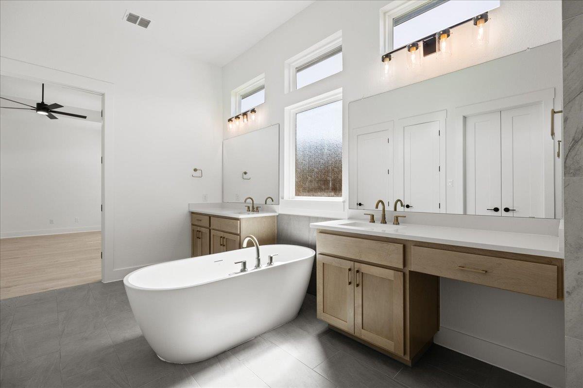 19113 Hopper Ln, Austin, TX 78738