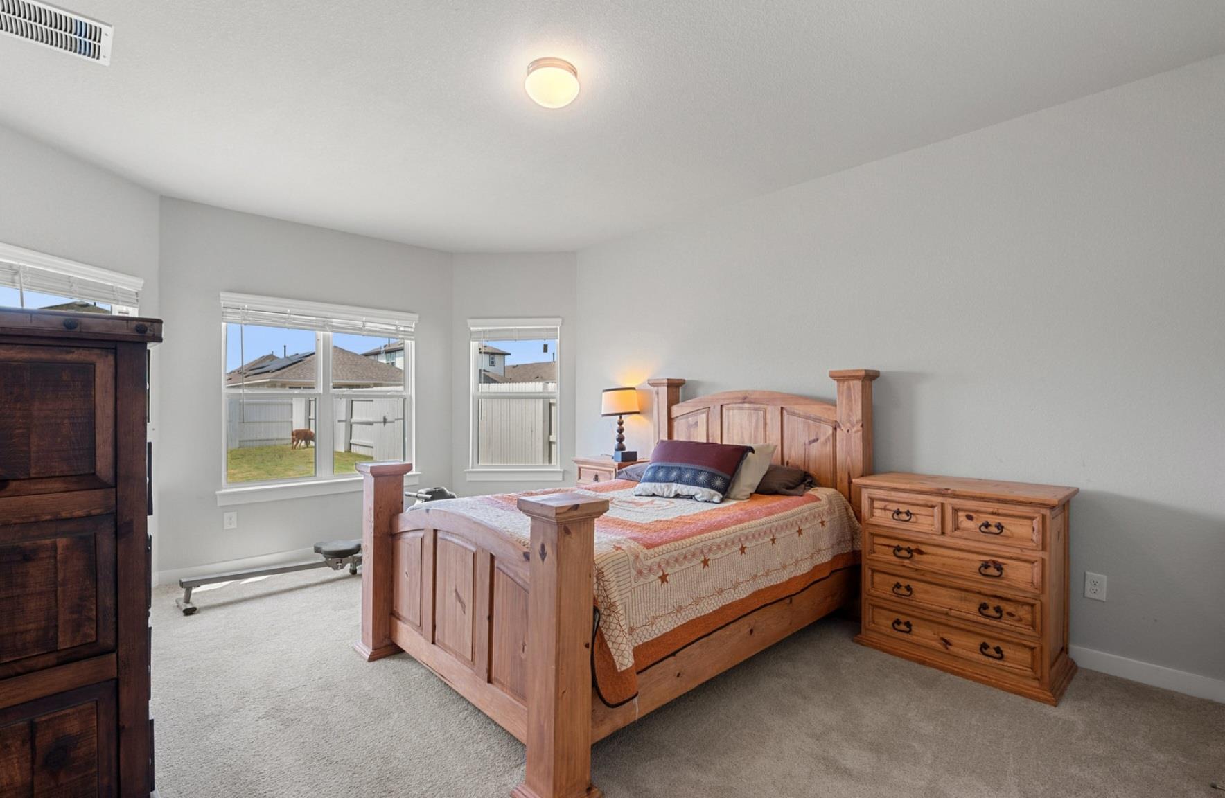 137 Roost Rd, Elgin, TX 78621