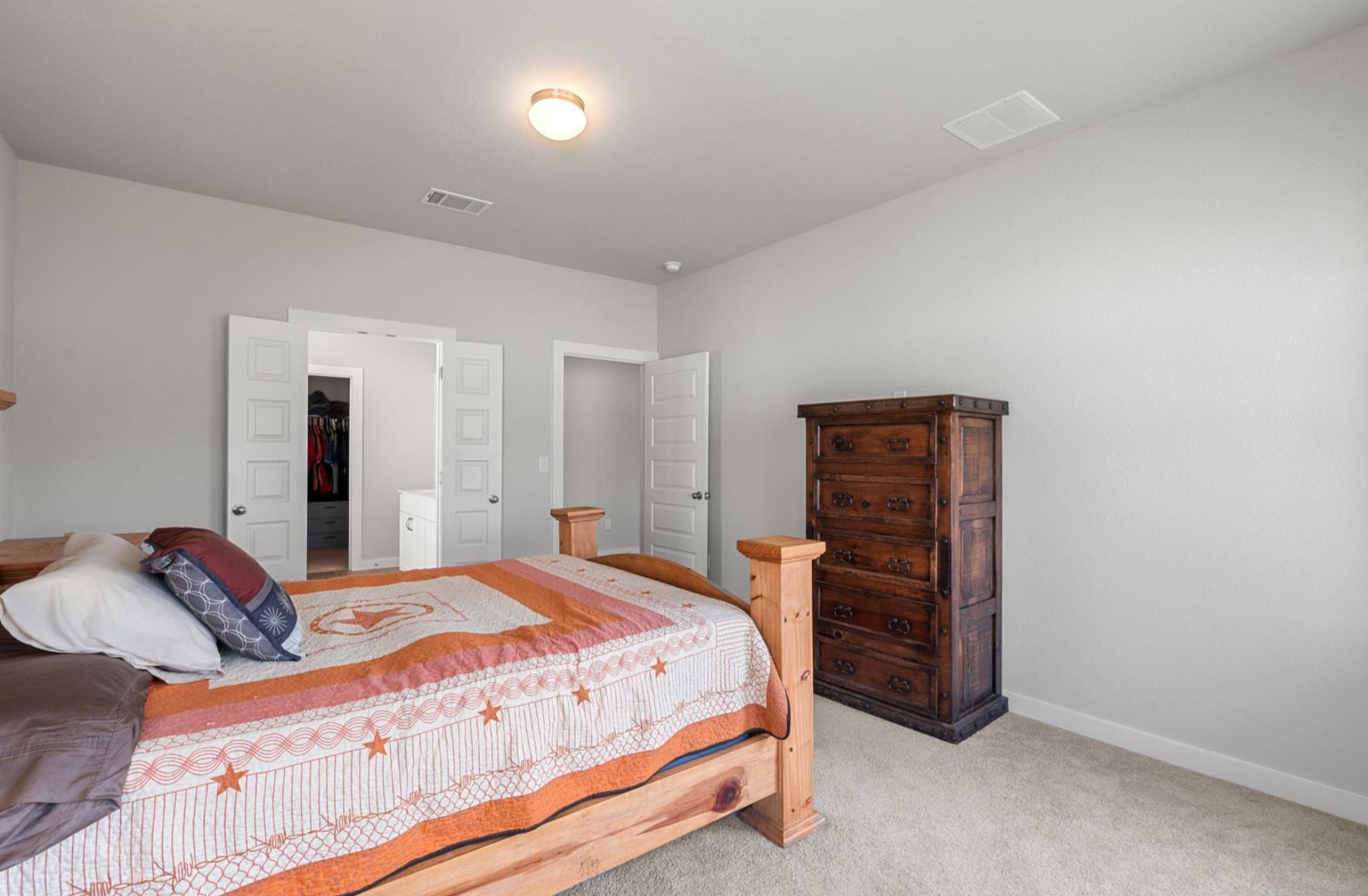 137 Roost Rd, Elgin, TX 78621