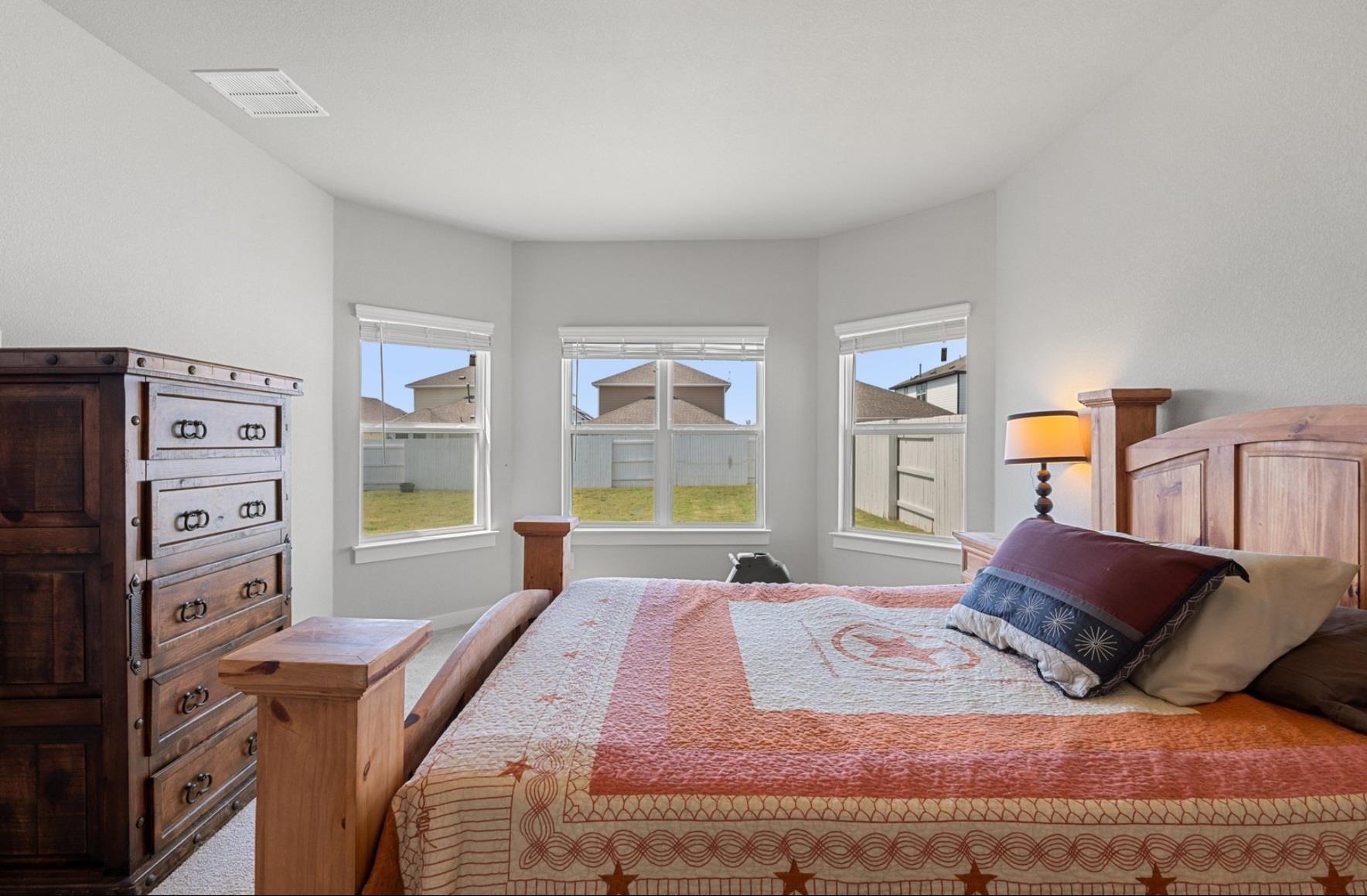 137 Roost Rd, Elgin, TX 78621