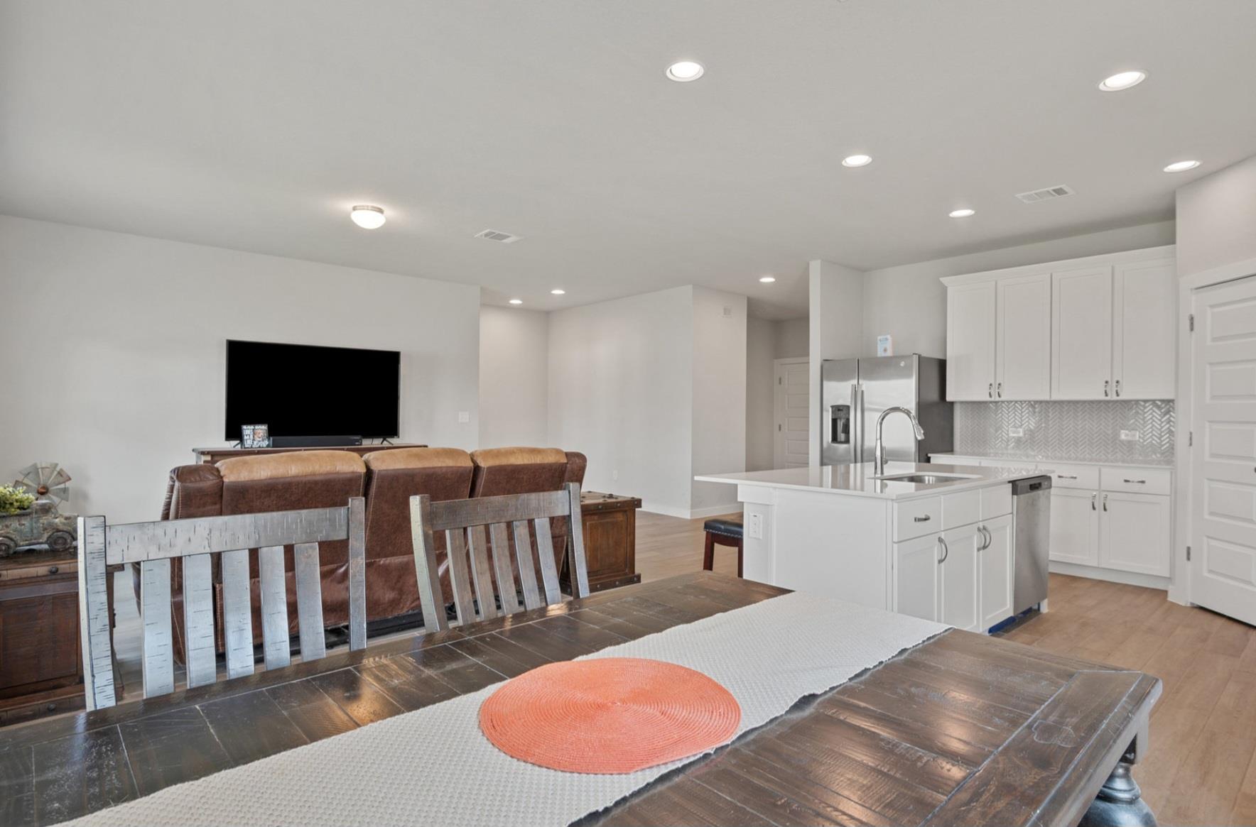 137 Roost Rd, Elgin, TX 78621