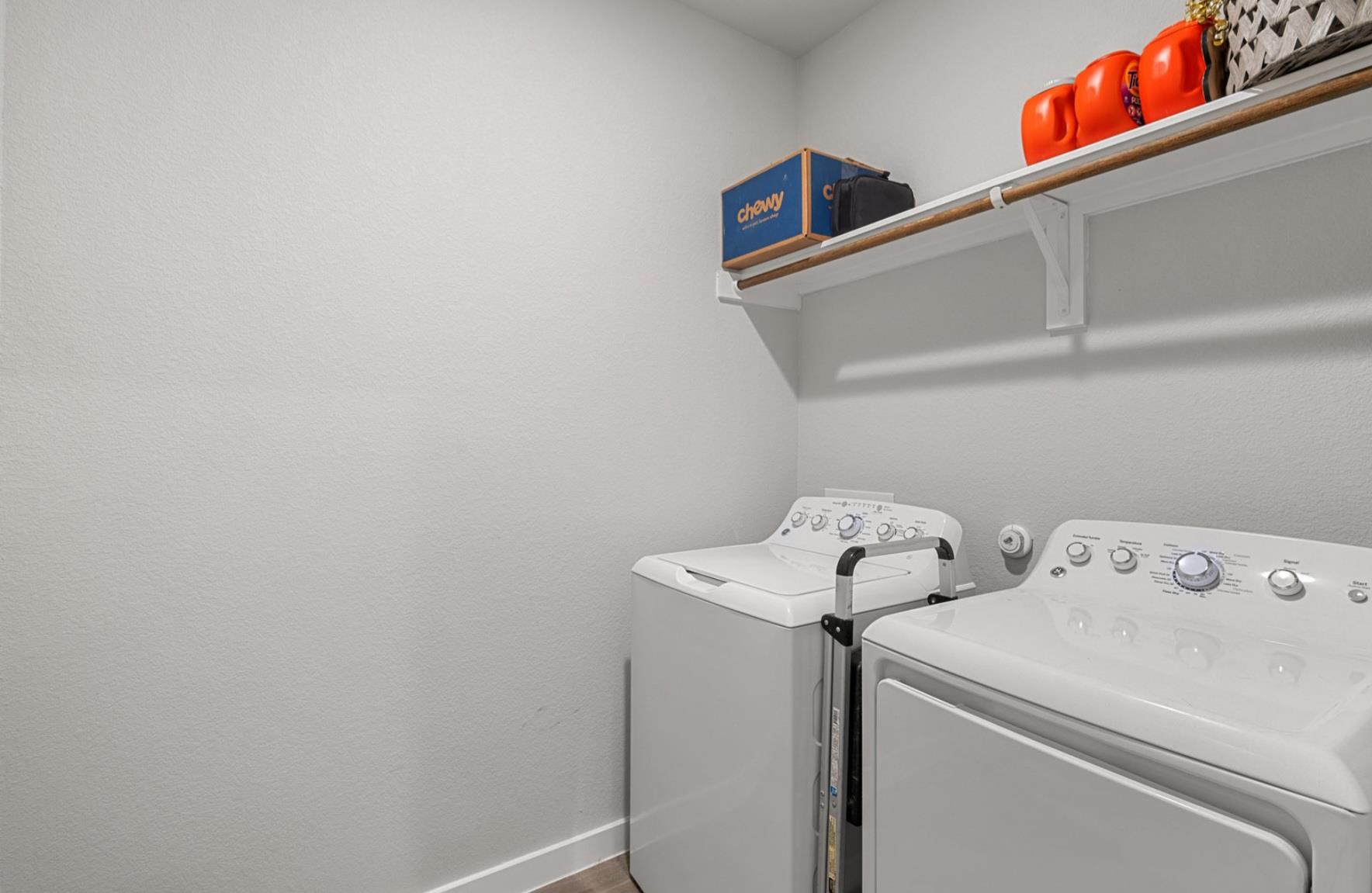 137 Roost Rd, Elgin, TX 78621