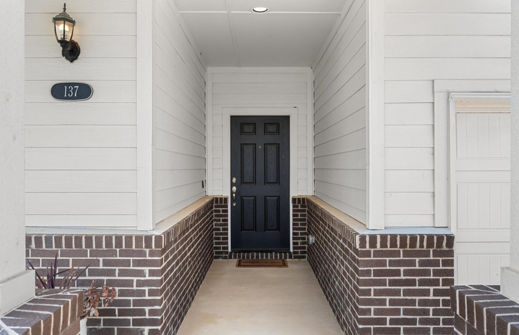 137 Roost Rd, Elgin, TX 78621