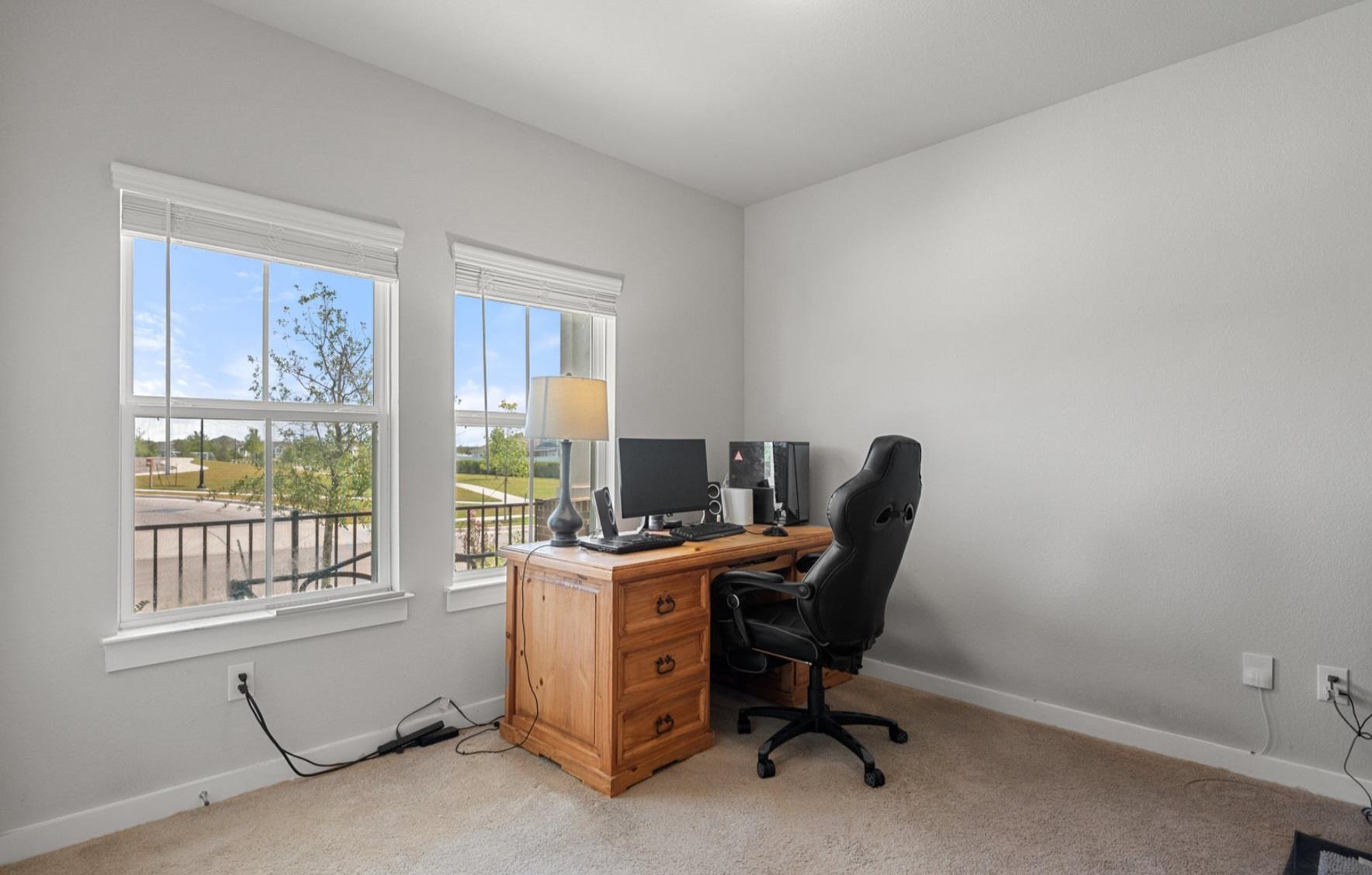 137 Roost Rd, Elgin, TX 78621