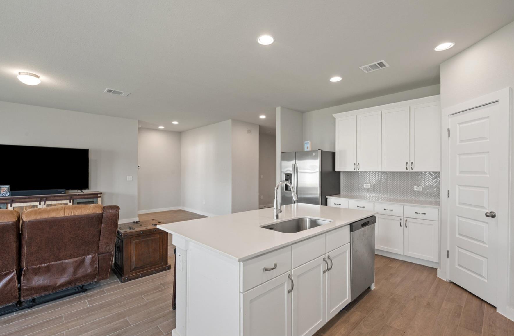 137 Roost Rd, Elgin, TX 78621