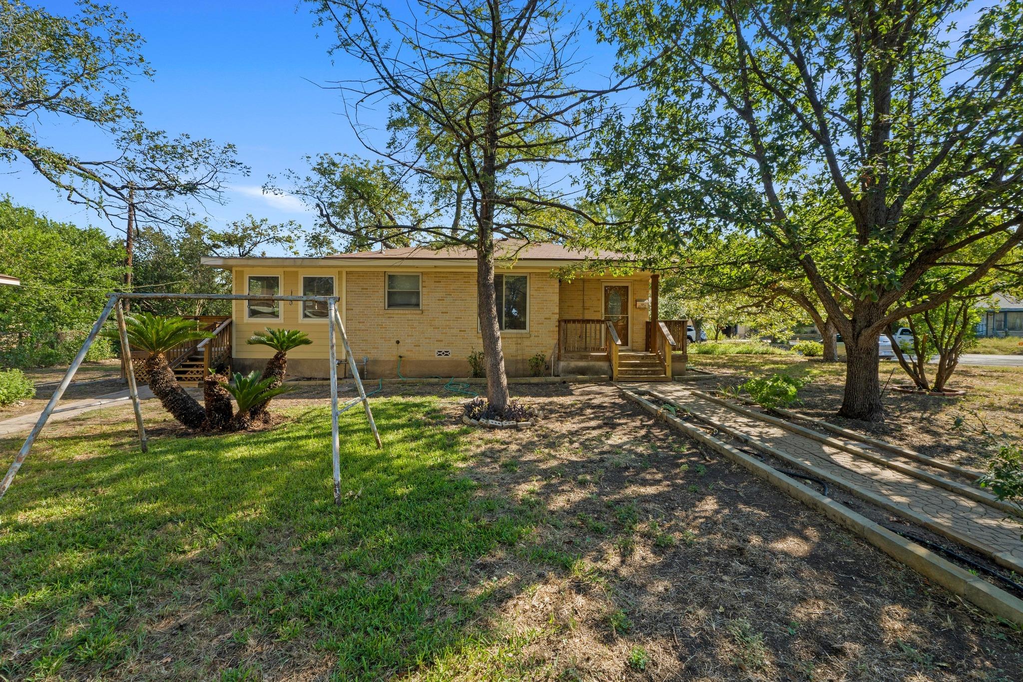 1310 Harriet Ct, Austin, TX 78756
