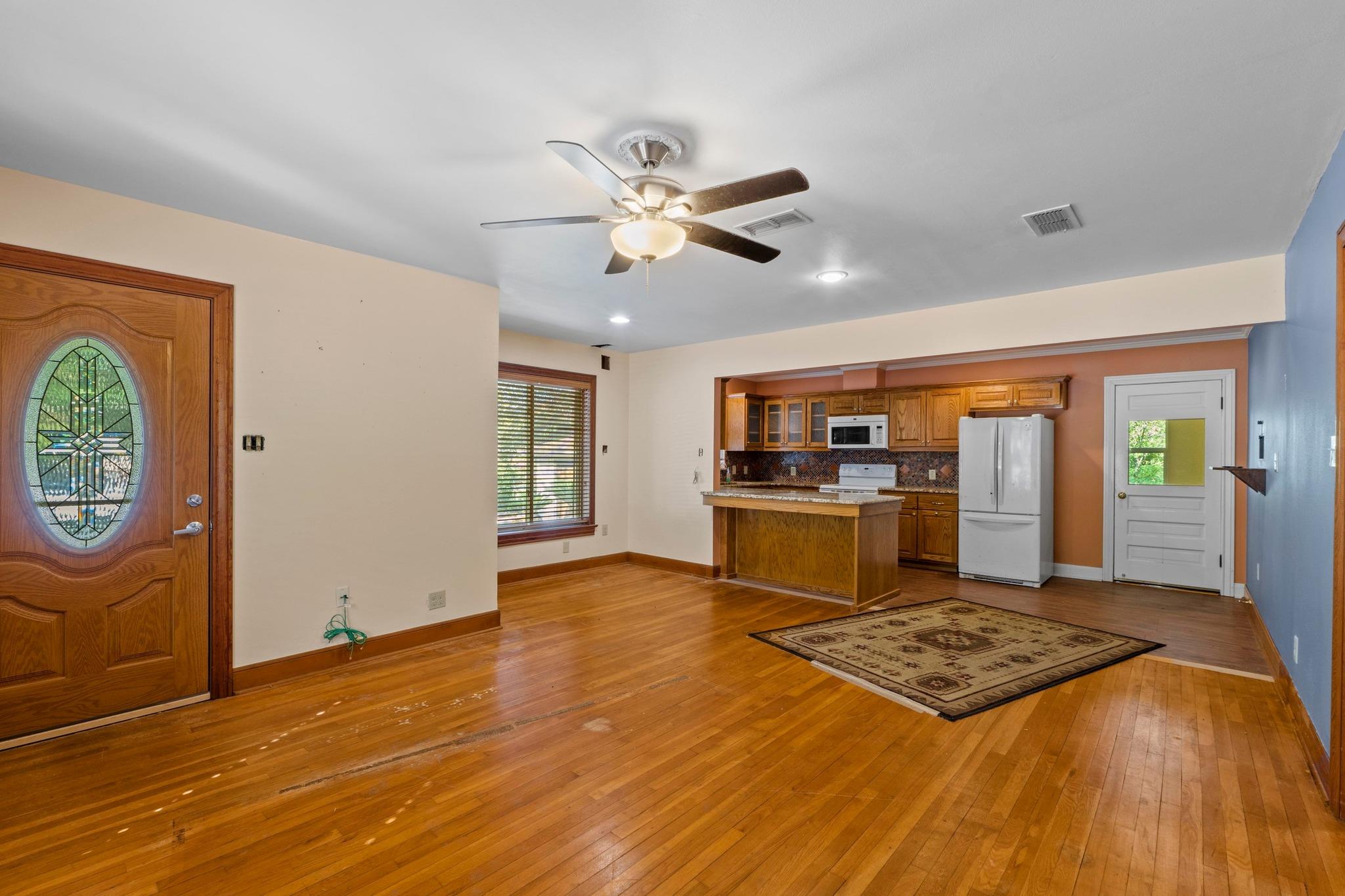 1310 Harriet Ct, Austin, TX 78756