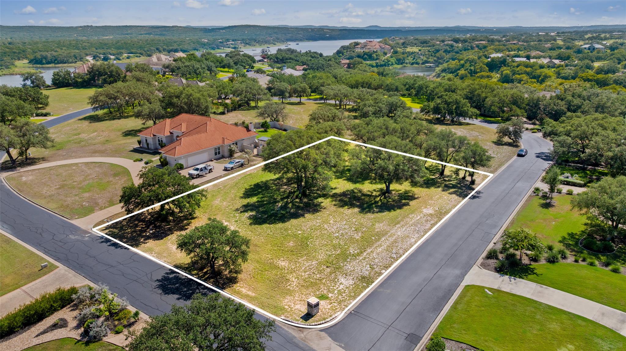 26309 Countryside Dr, Spicewood, TX 78669