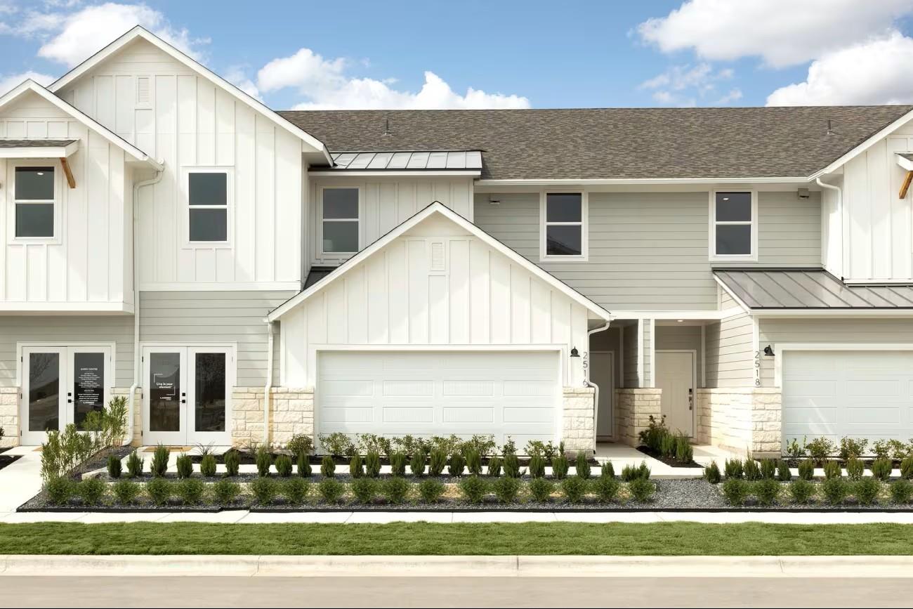 2042 Cora Ivy Ln, Round Rock, TX 78665