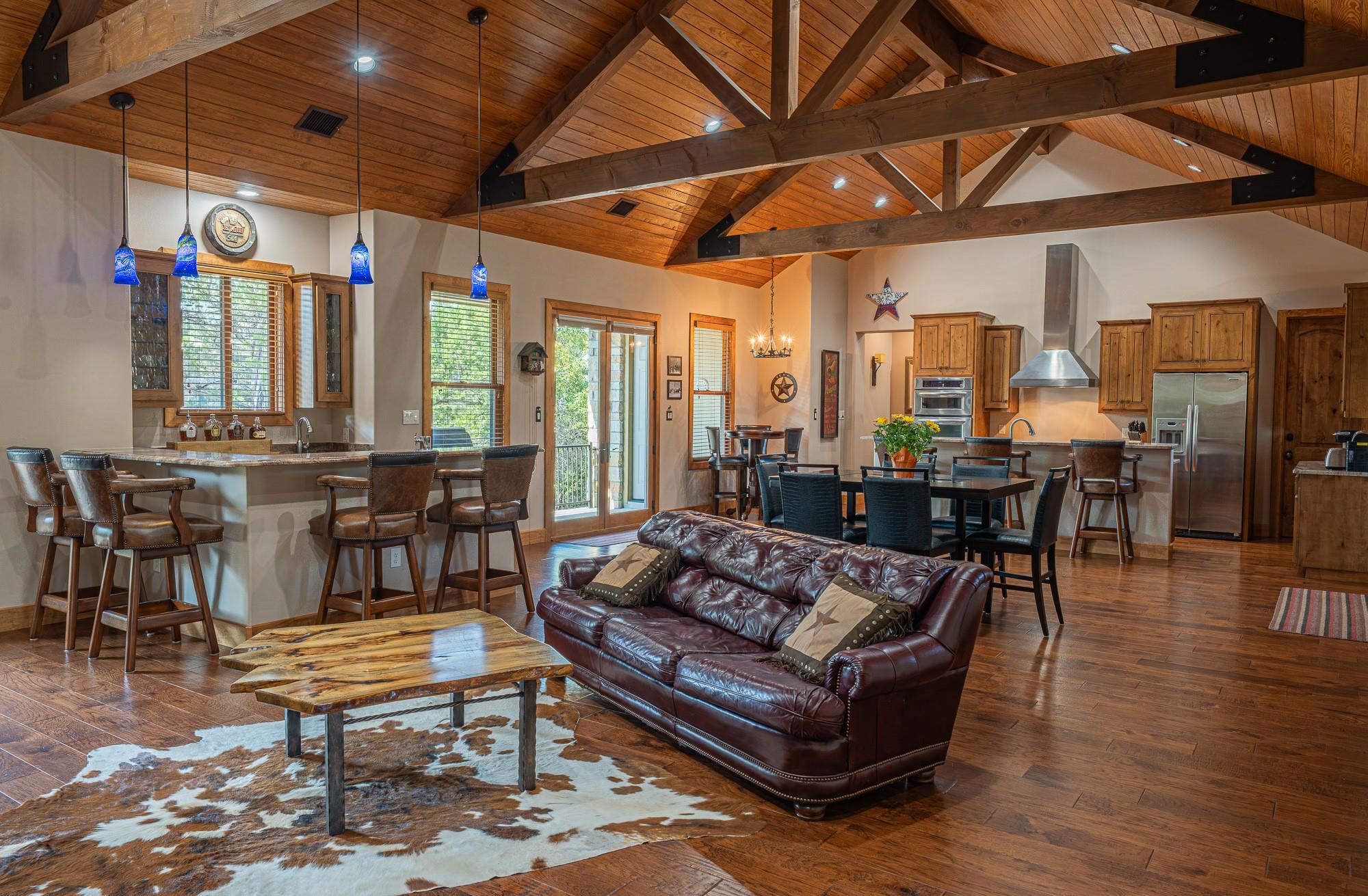 409 Venture Blvd S, Point Venture, TX 78645