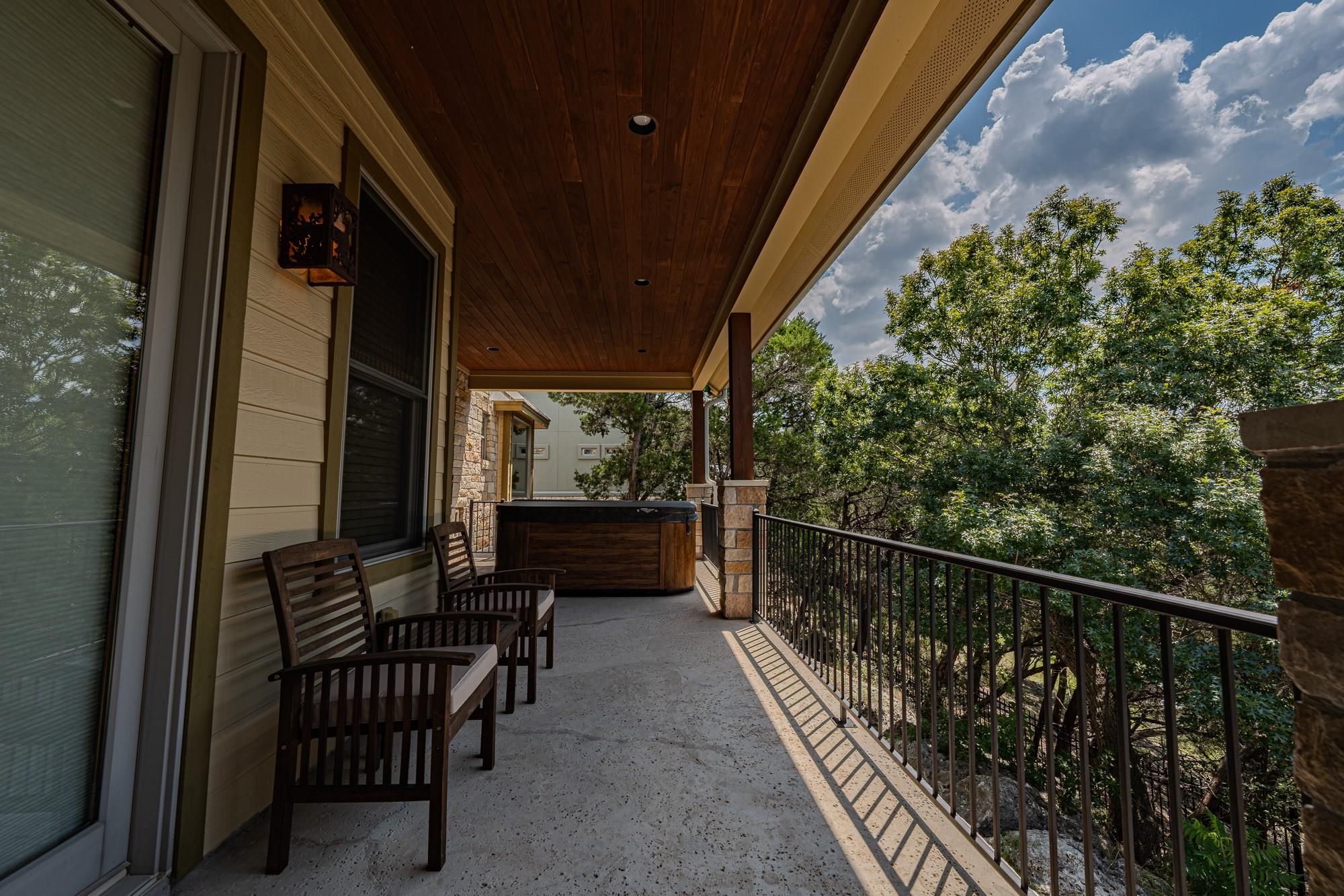 409 Venture Blvd S, Point Venture, TX 78645