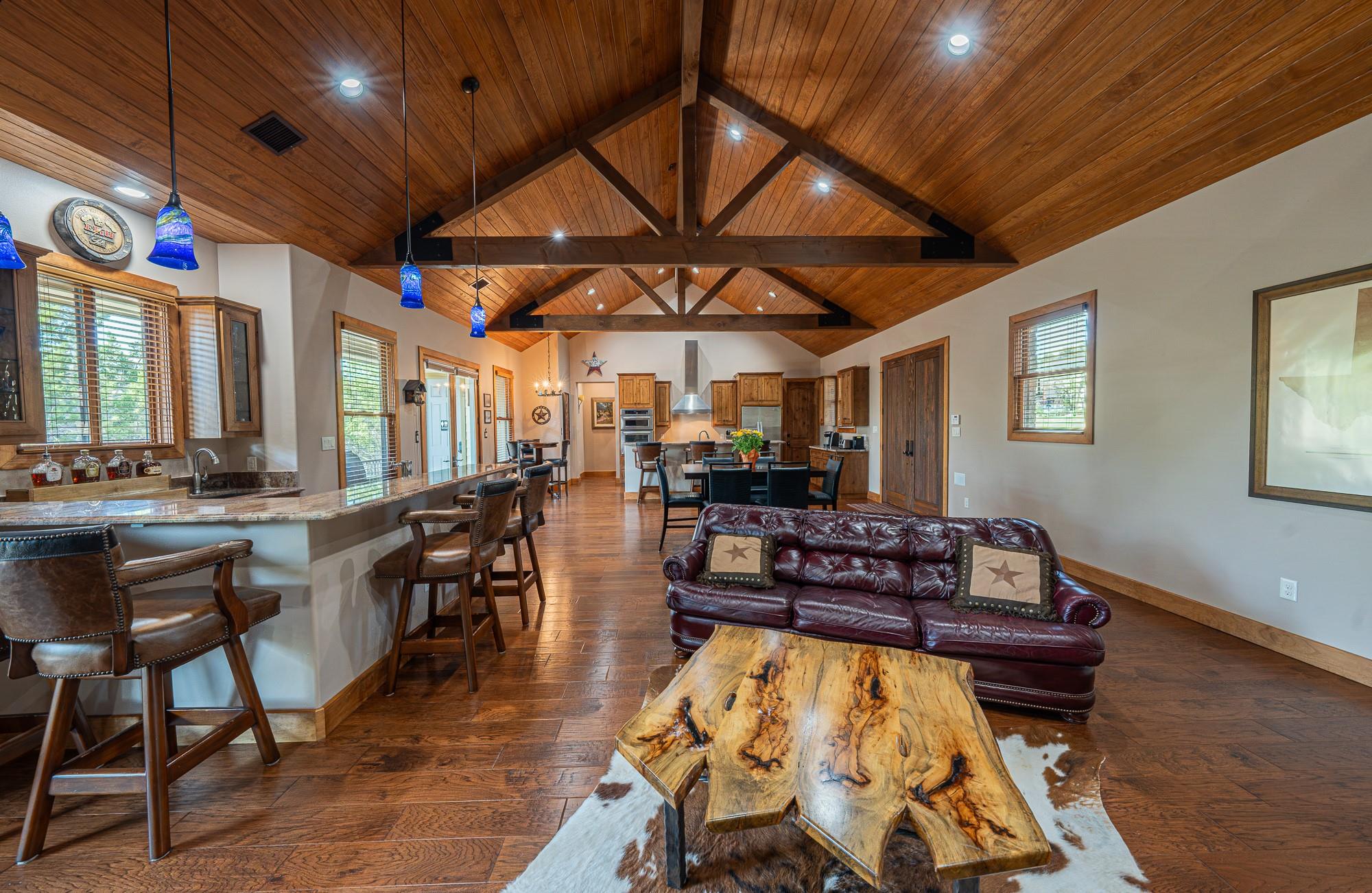 409 Venture Blvd S, Point Venture, TX 78645