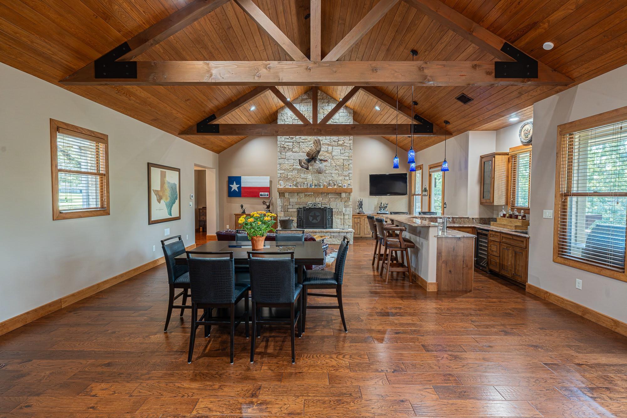 409 Venture Blvd S, Point Venture, TX 78645