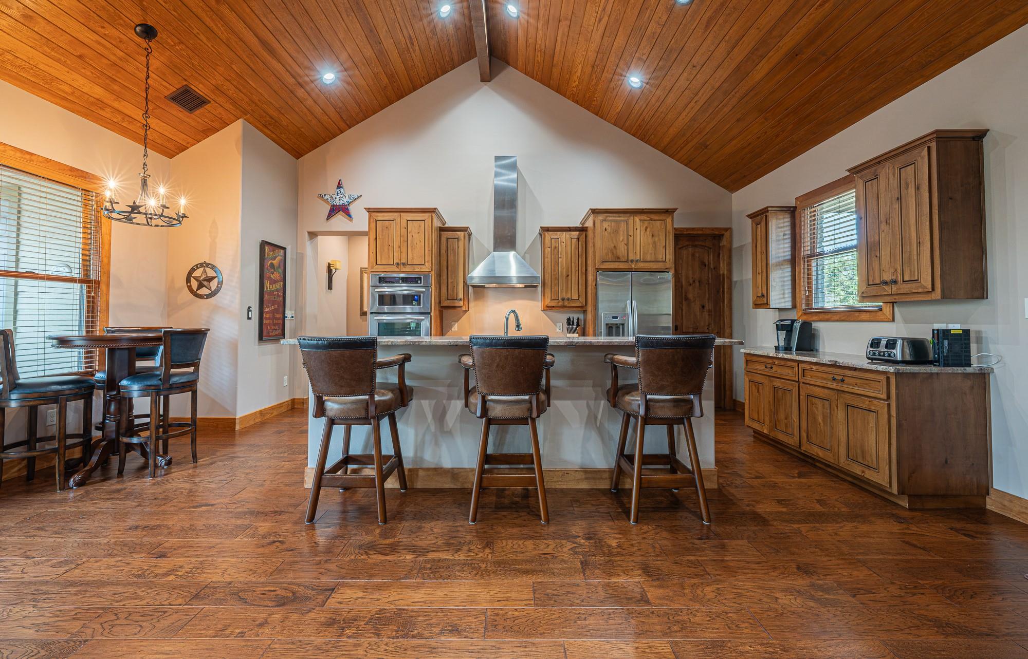 409 Venture Blvd S, Point Venture, TX 78645