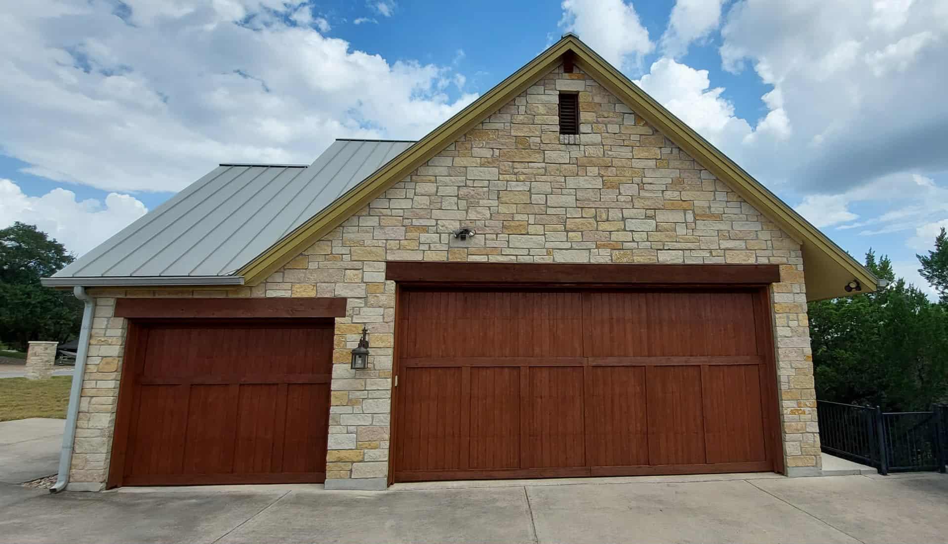 409 Venture Blvd S, Point Venture, TX 78645