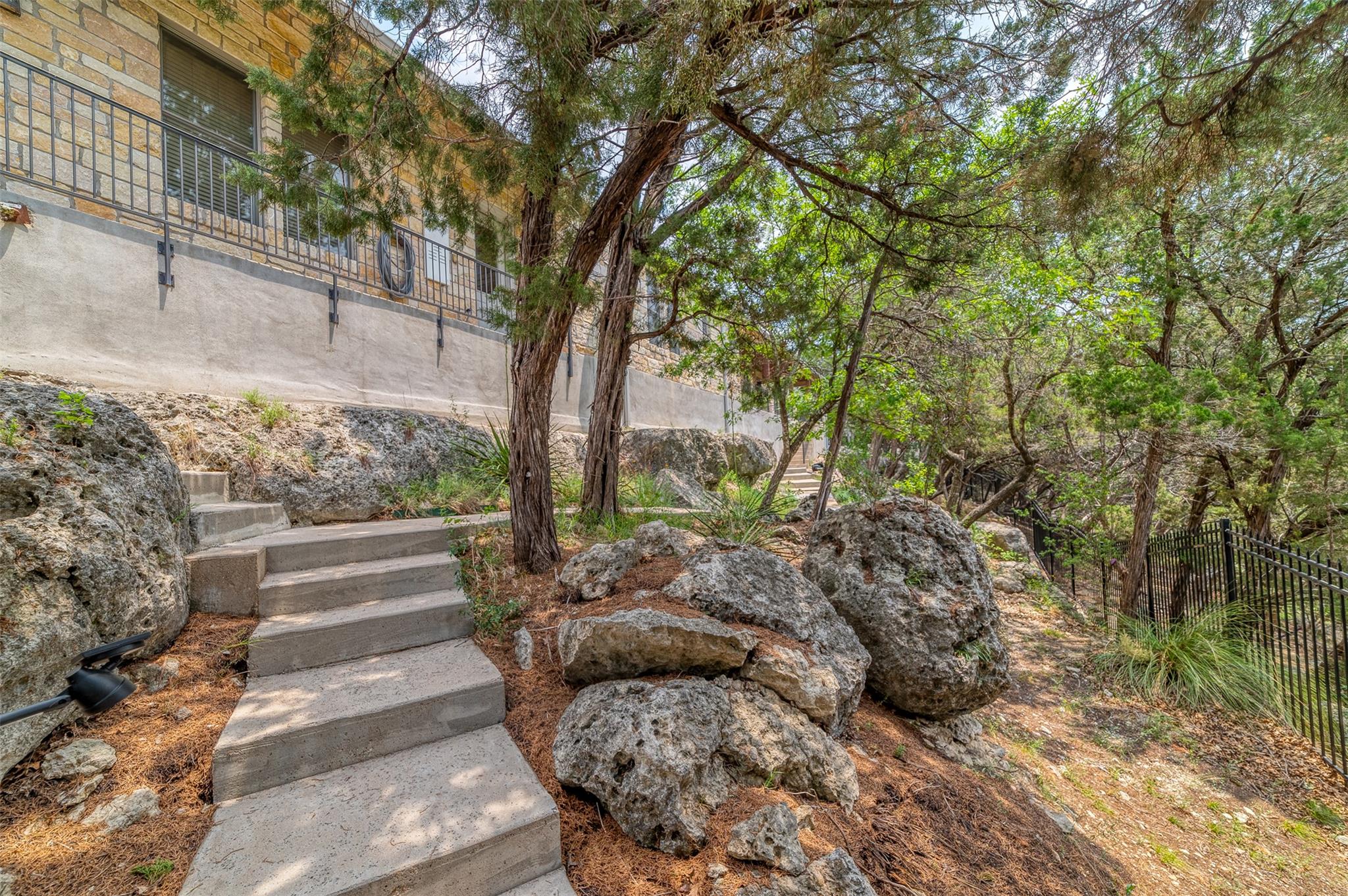 409 Venture Blvd S, Point Venture, TX 78645