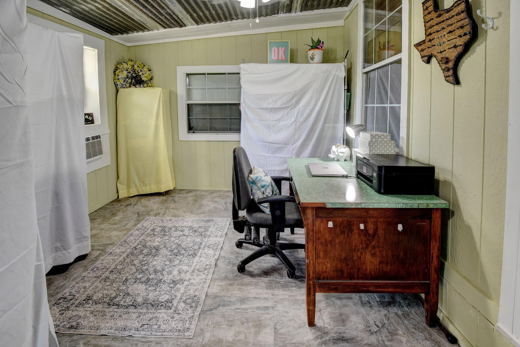 1114 Spotted Horse Trl, Dale, TX 78616