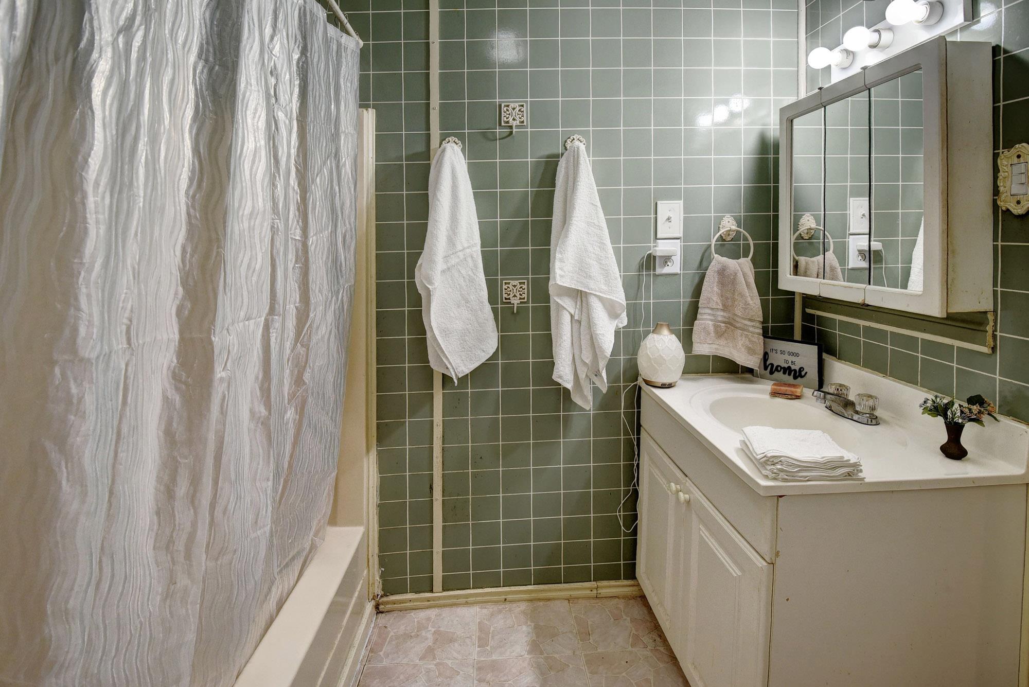 1114 Spotted Horse Trl, Dale, TX 78616