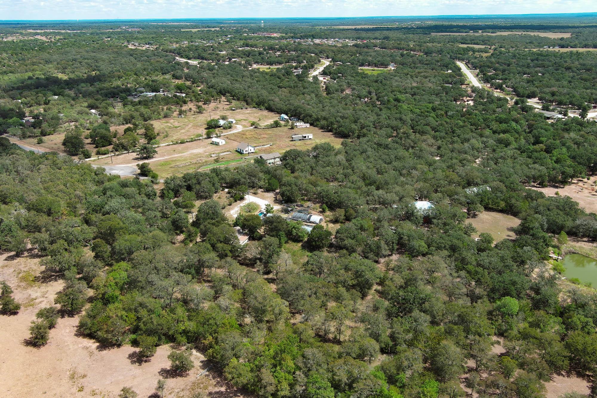 1114 Spotted Horse Trl, Dale, TX 78616