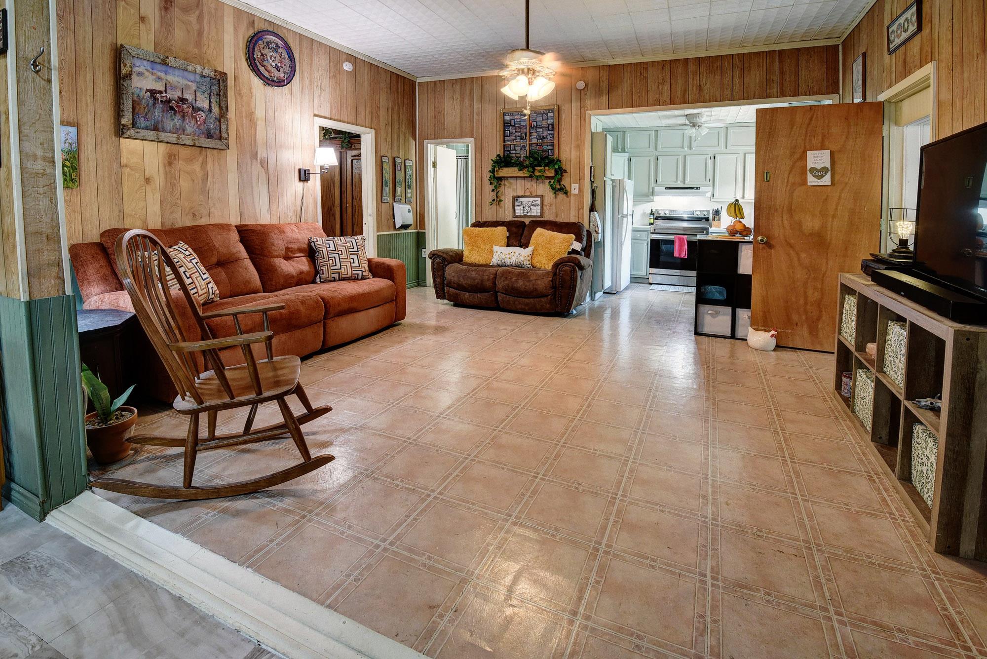 1114 Spotted Horse Trl, Dale, TX 78616