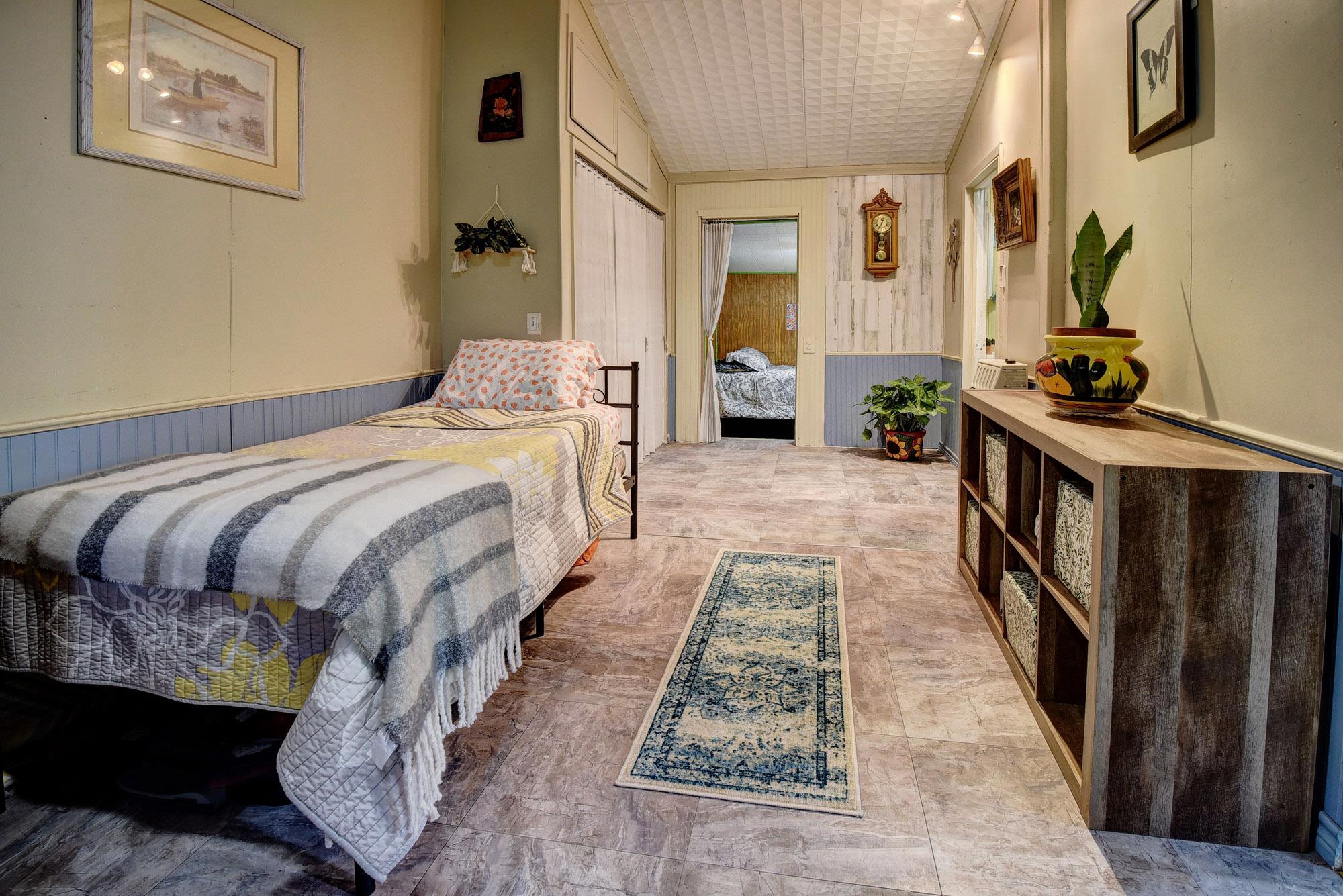 1114 Spotted Horse Trl, Dale, TX 78616