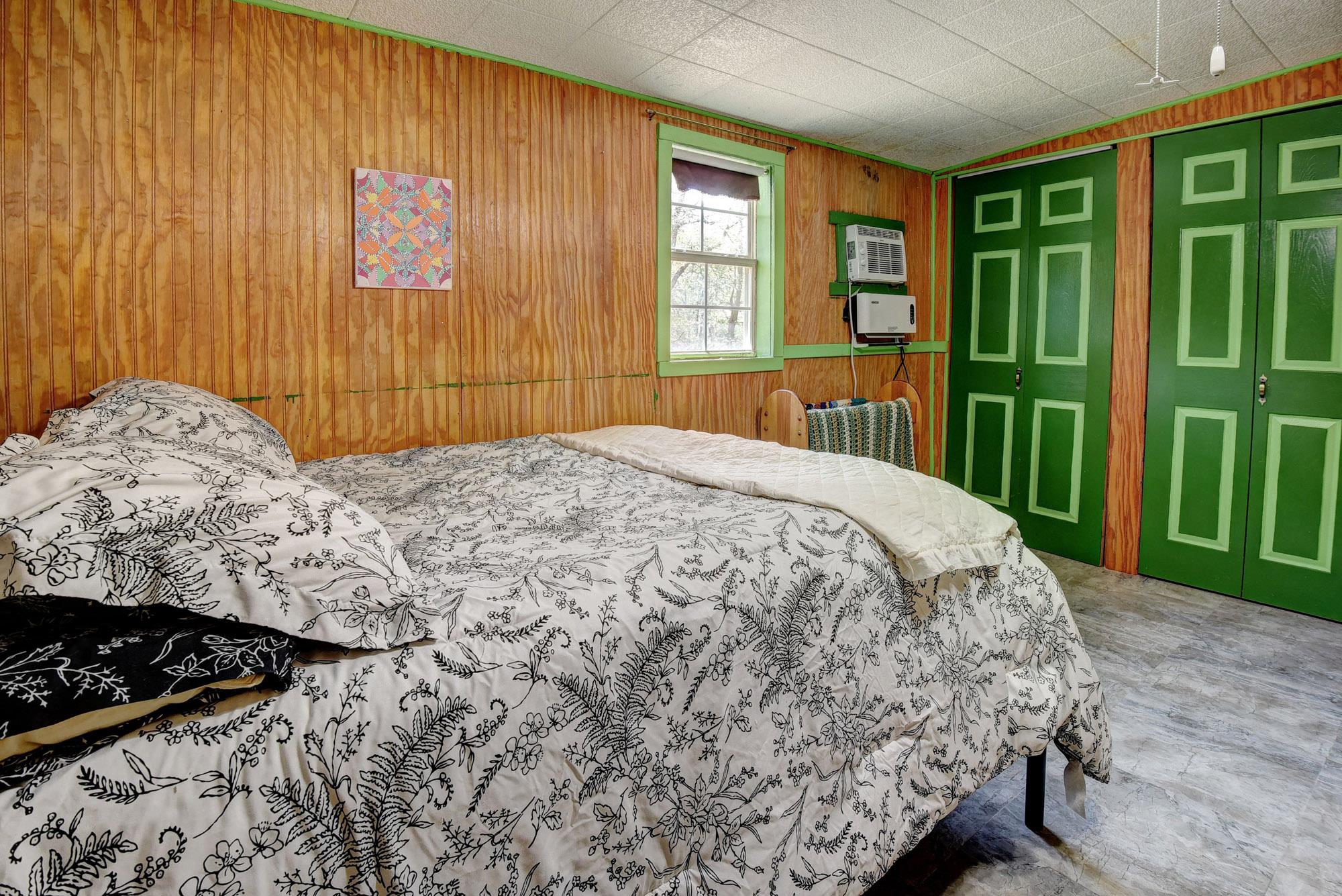 1114 Spotted Horse Trl, Dale, TX 78616