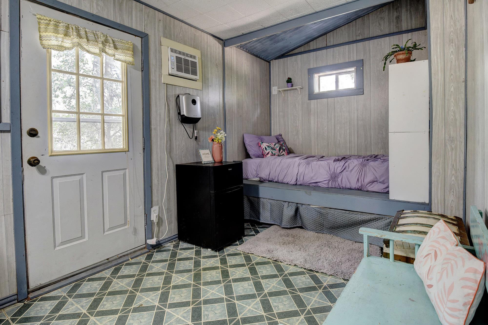 1114 Spotted Horse Trl, Dale, TX 78616